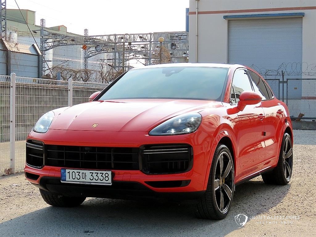 Автомобиль Porsche Cayenne