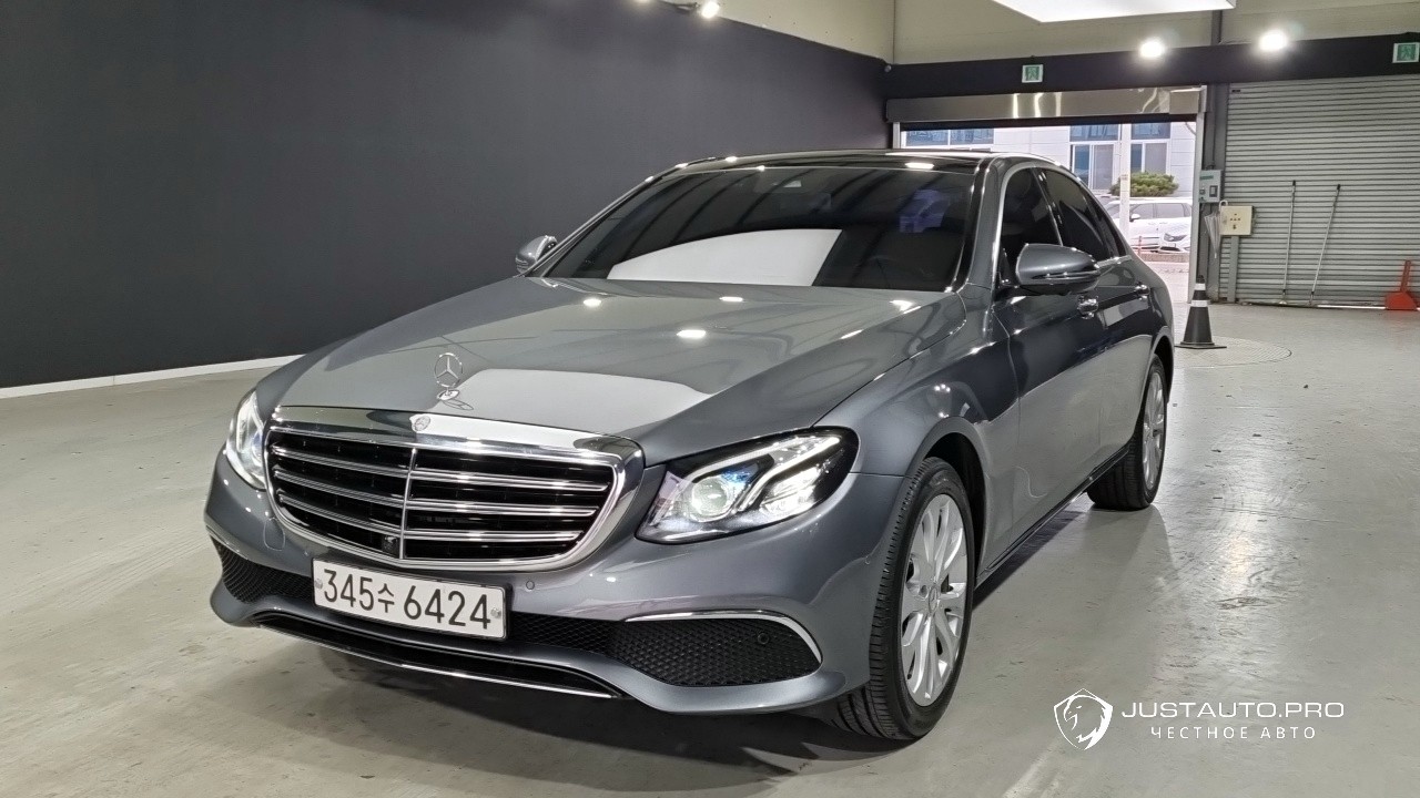 Автомобиль Mercedes-Benz E-Class