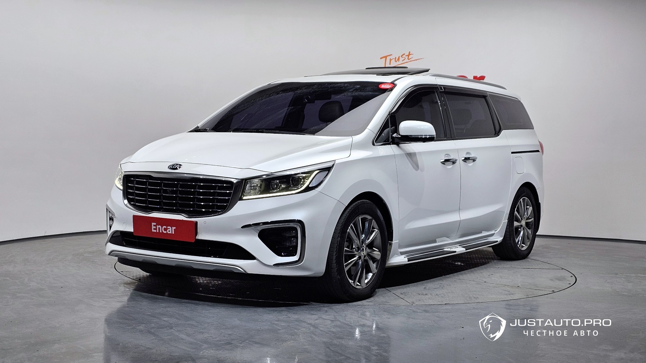 Автомобиль Kia Canival