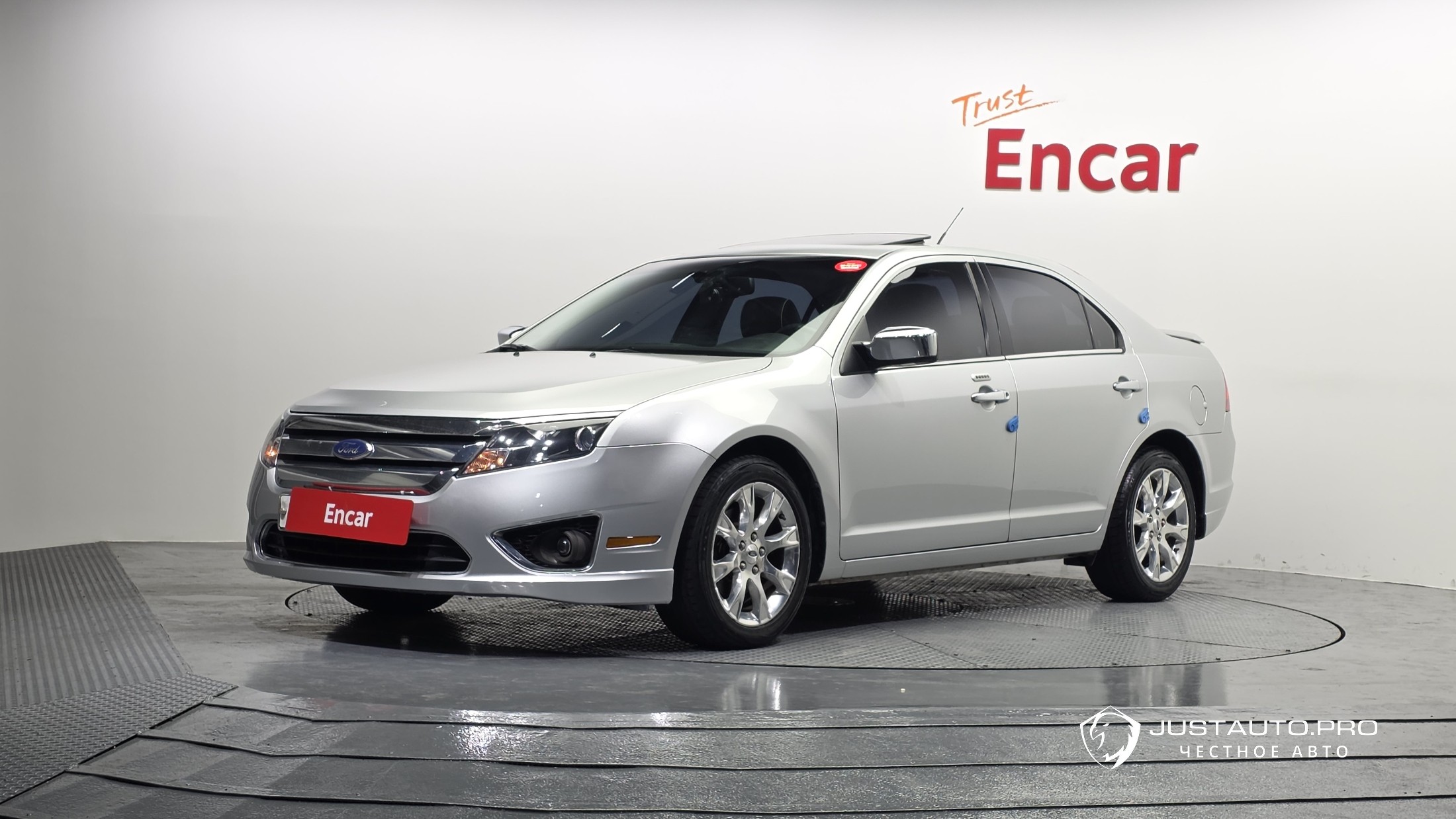 Автомобиль Ford Fusion