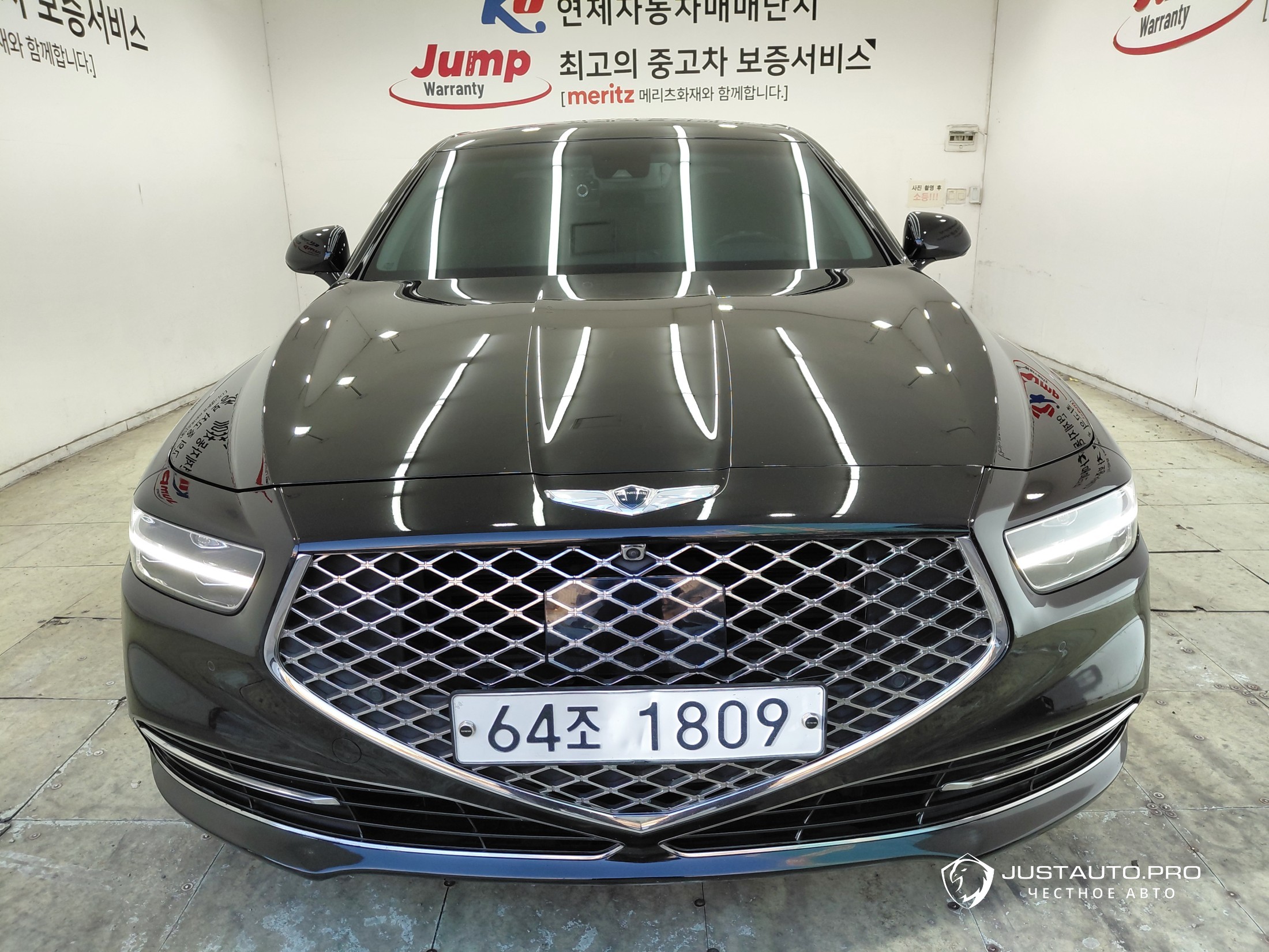 Автомобиль Genesis G90