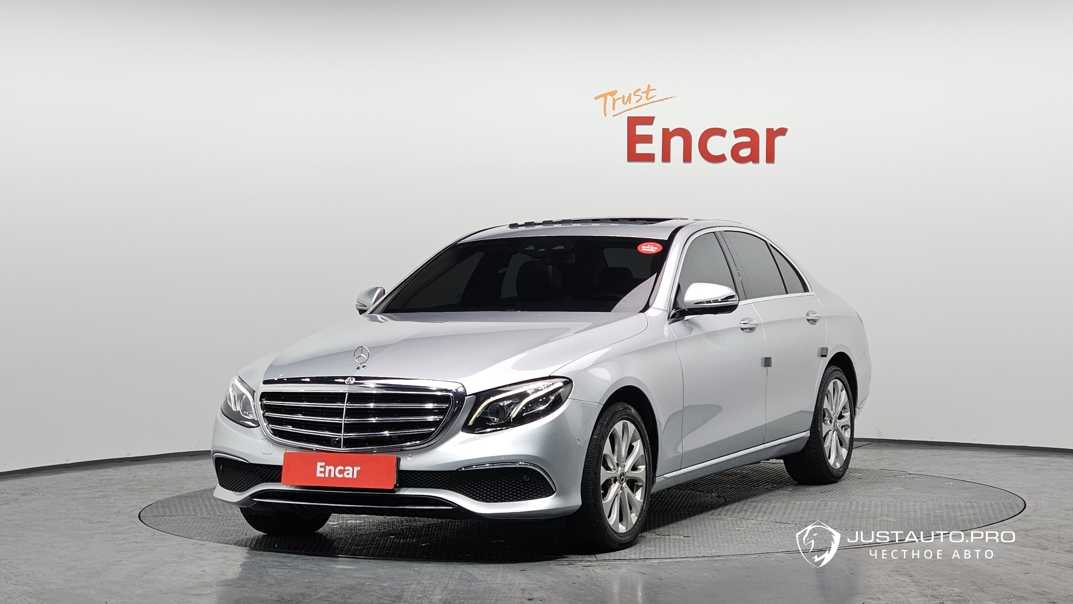 Автомобиль Mercedes-Benz E-Class