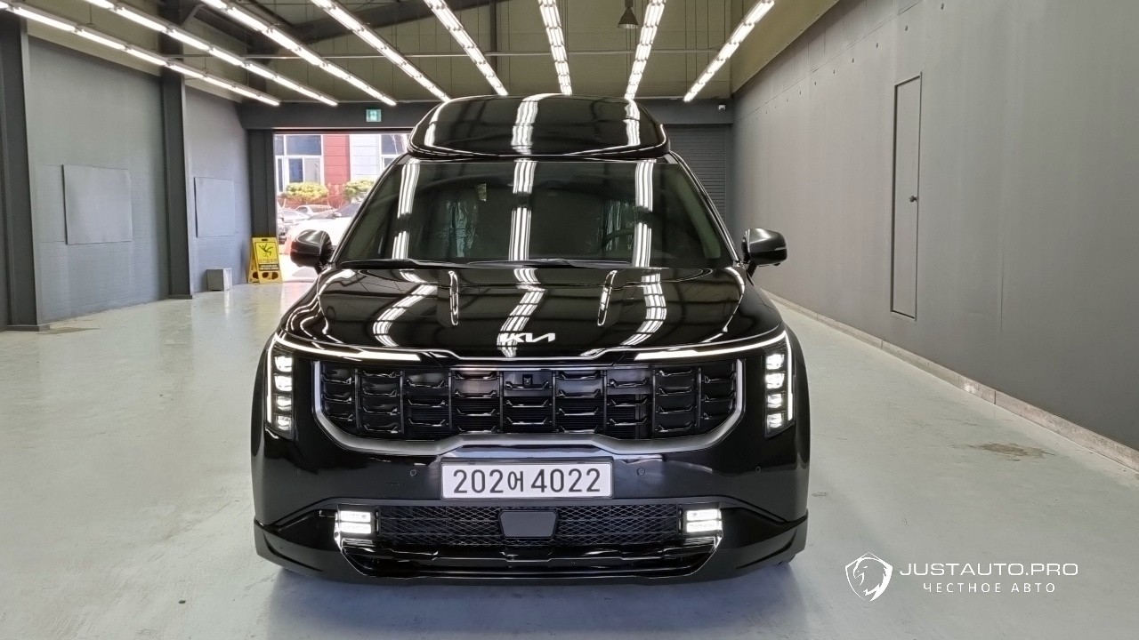 Автомобиль Kia Canival