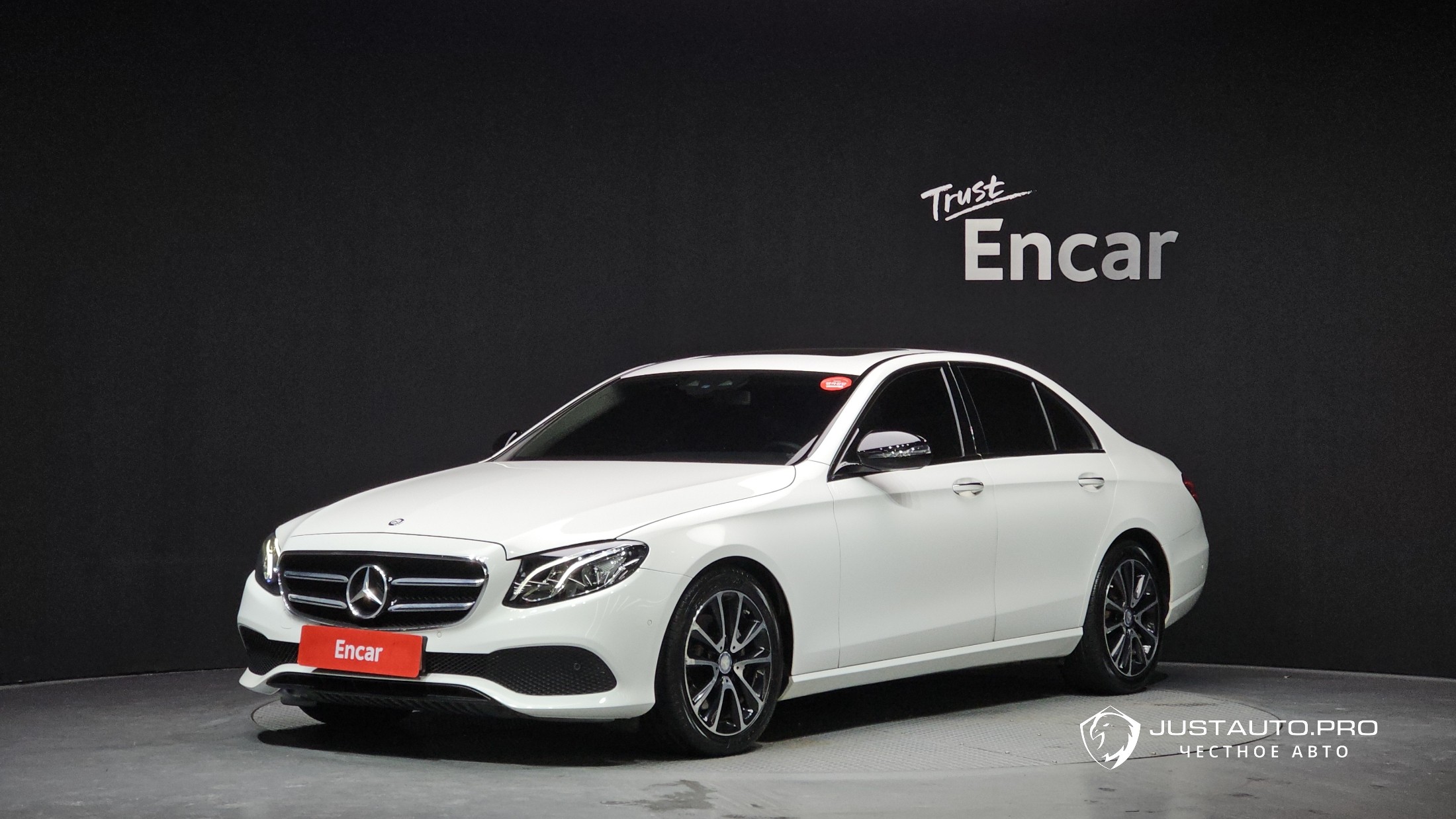 Автомобиль Mercedes-Benz E-Class