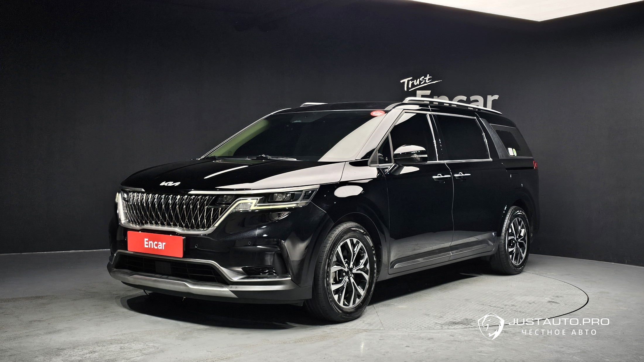 Автомобиль Kia Canival