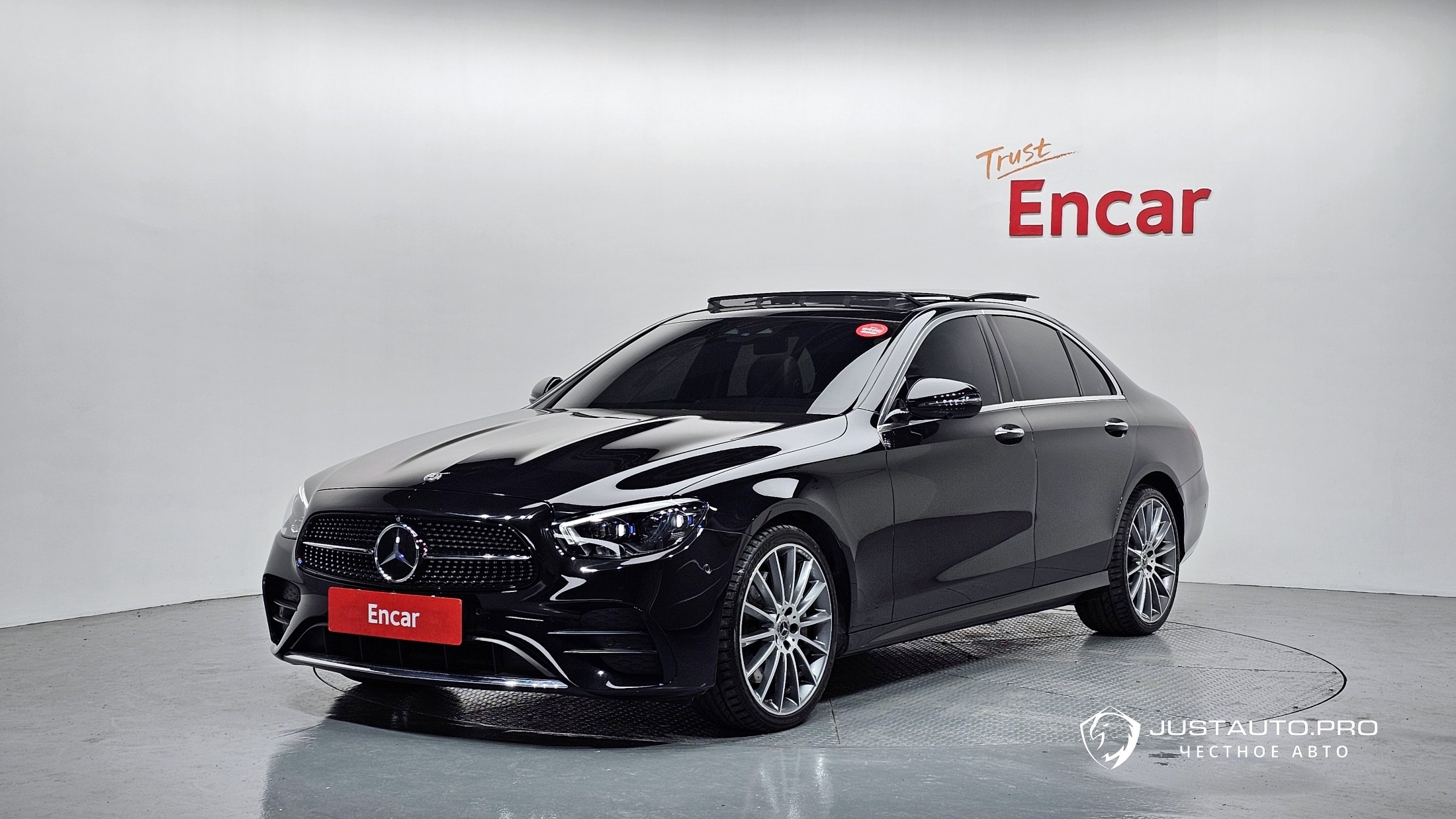 Автомобиль Mercedes-Benz E-Class