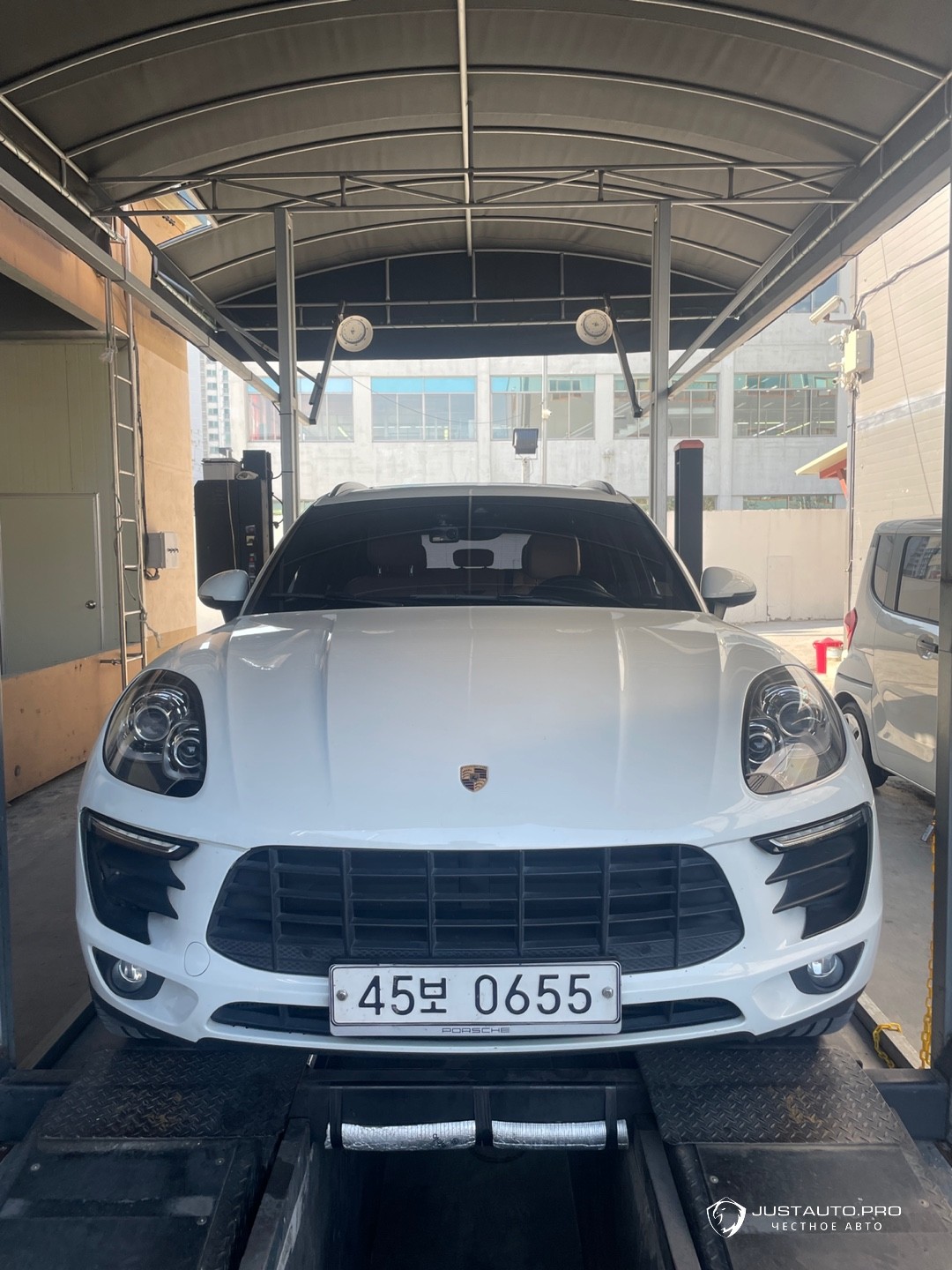 Автомобиль Porsche Macan