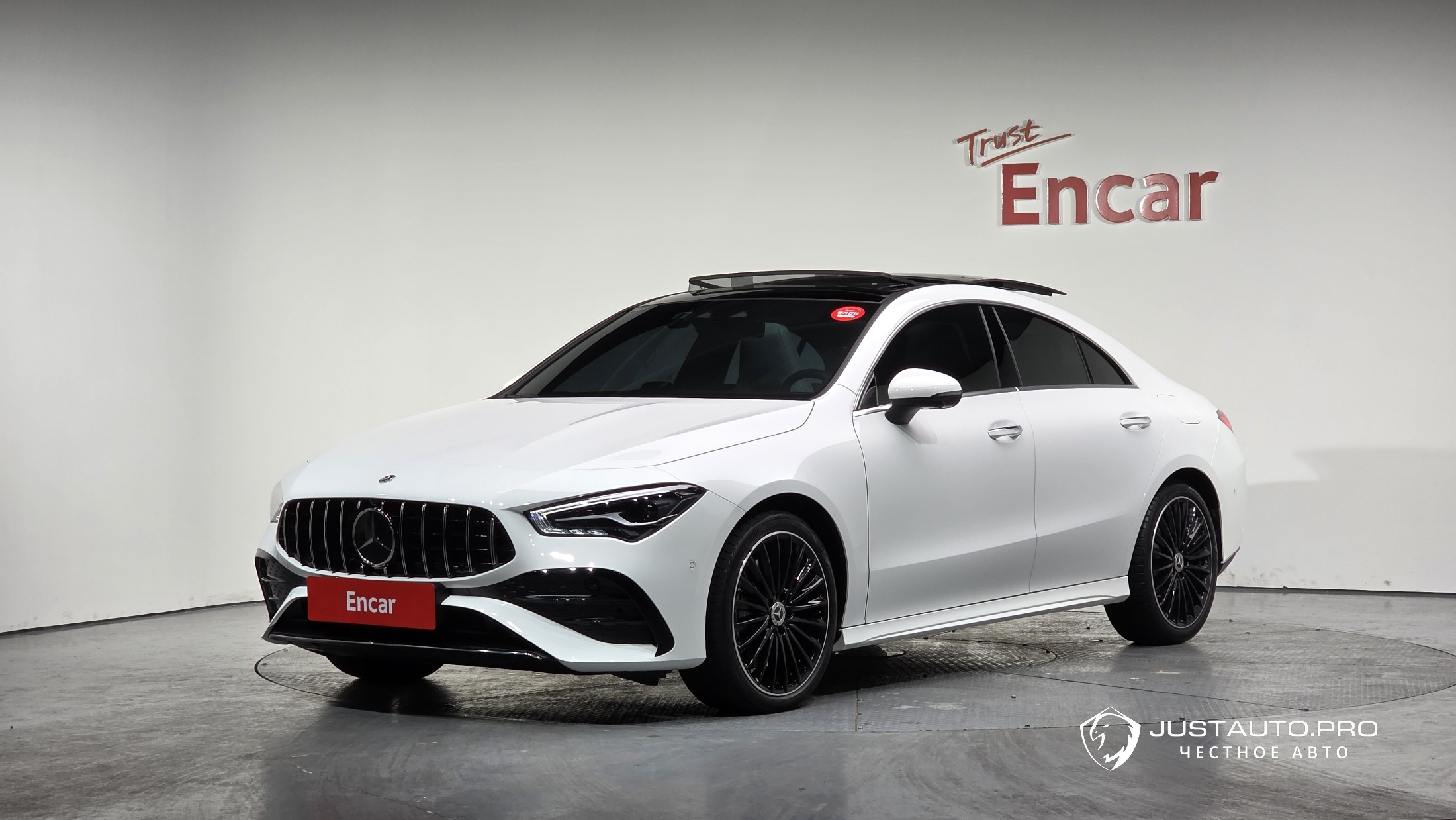 Автомобиль Mercedes-Benz CLA-Class