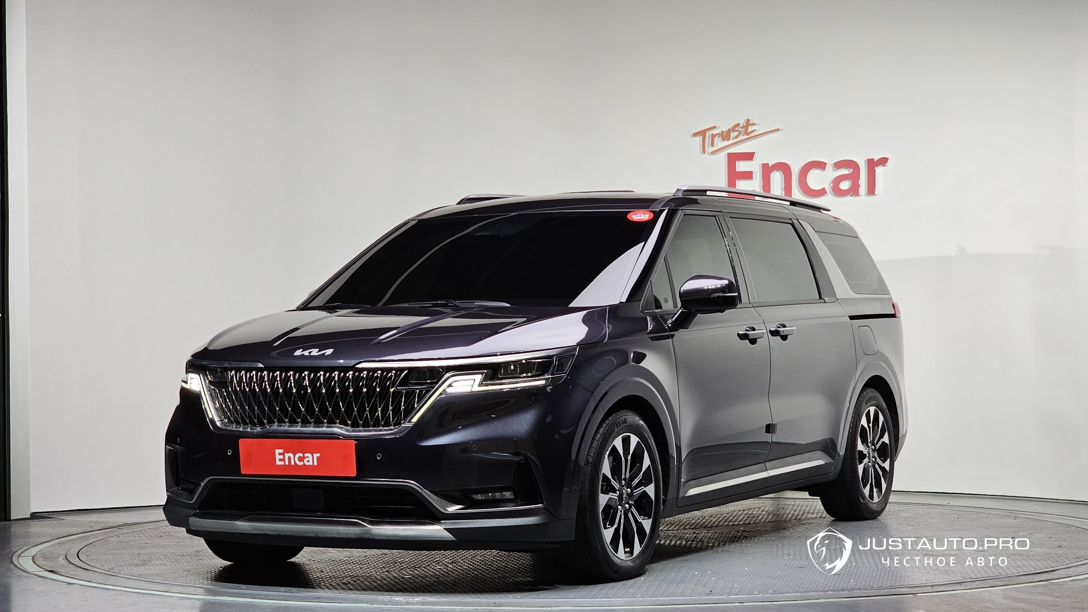 Автомобиль Kia Canival