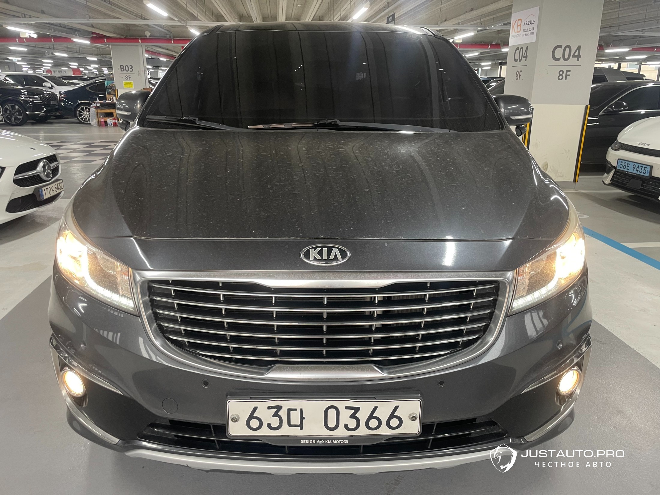 Автомобиль Kia Canival