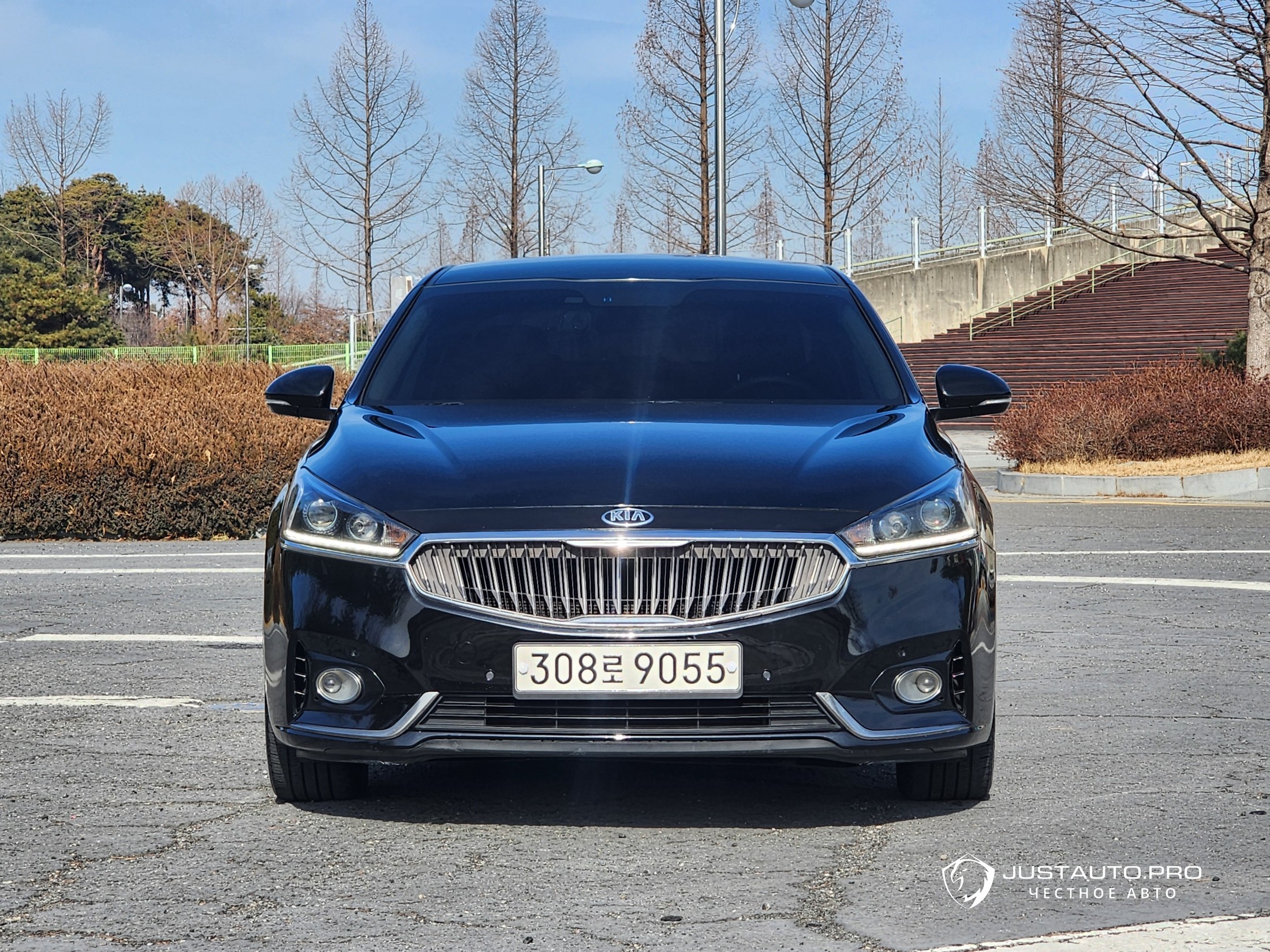 Автомобиль Kia K7