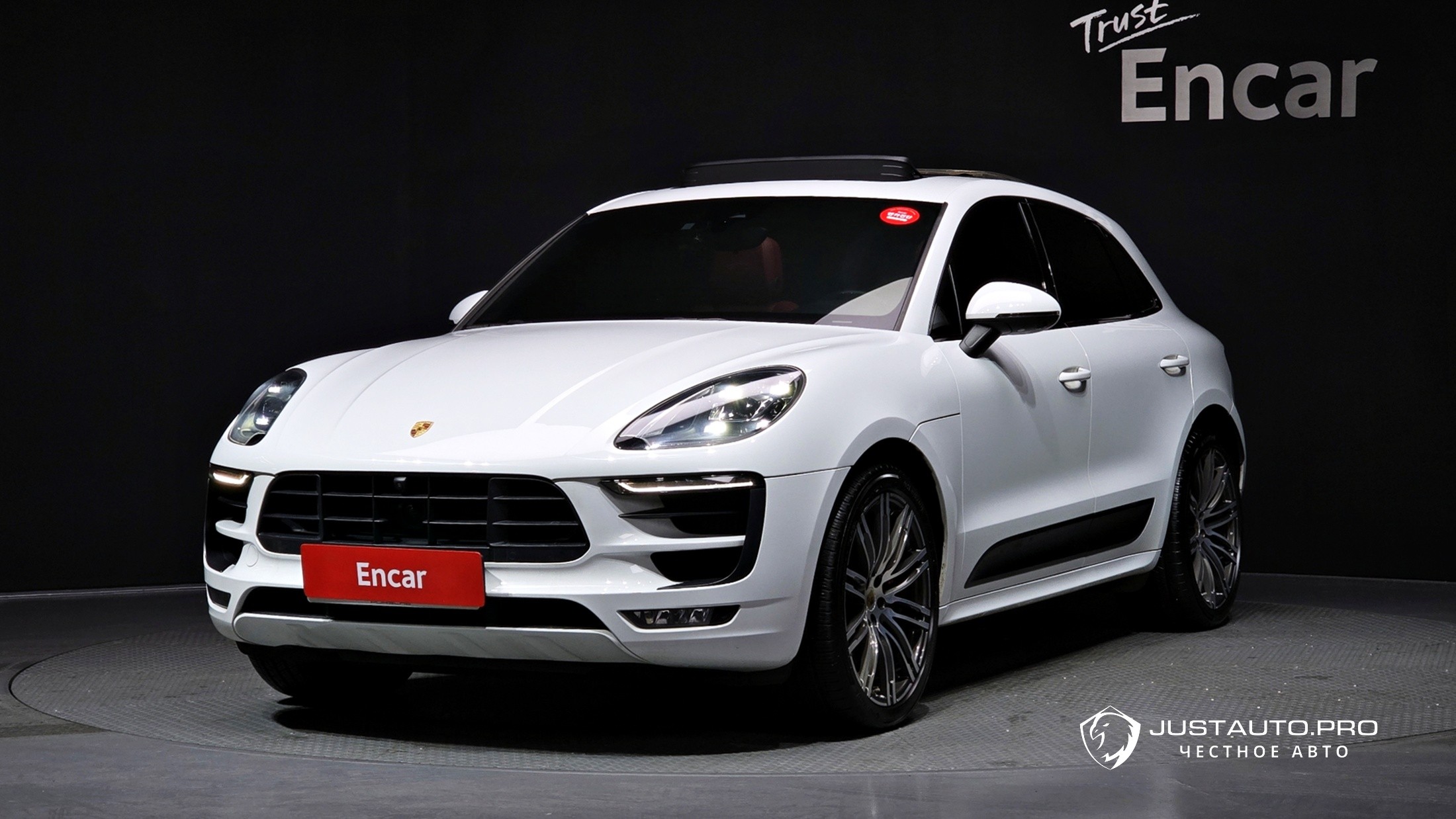 Автомобиль Porsche Macan