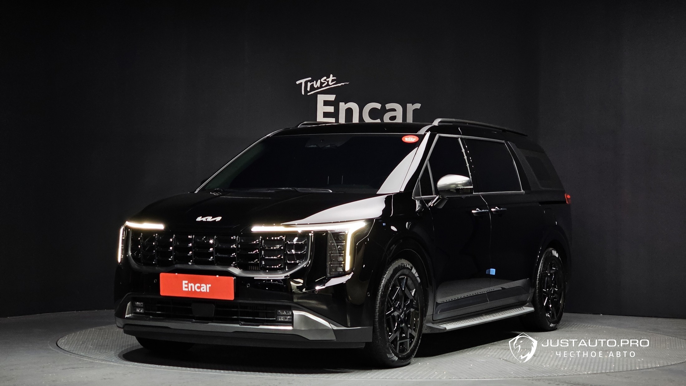 Автомобиль Kia Canival