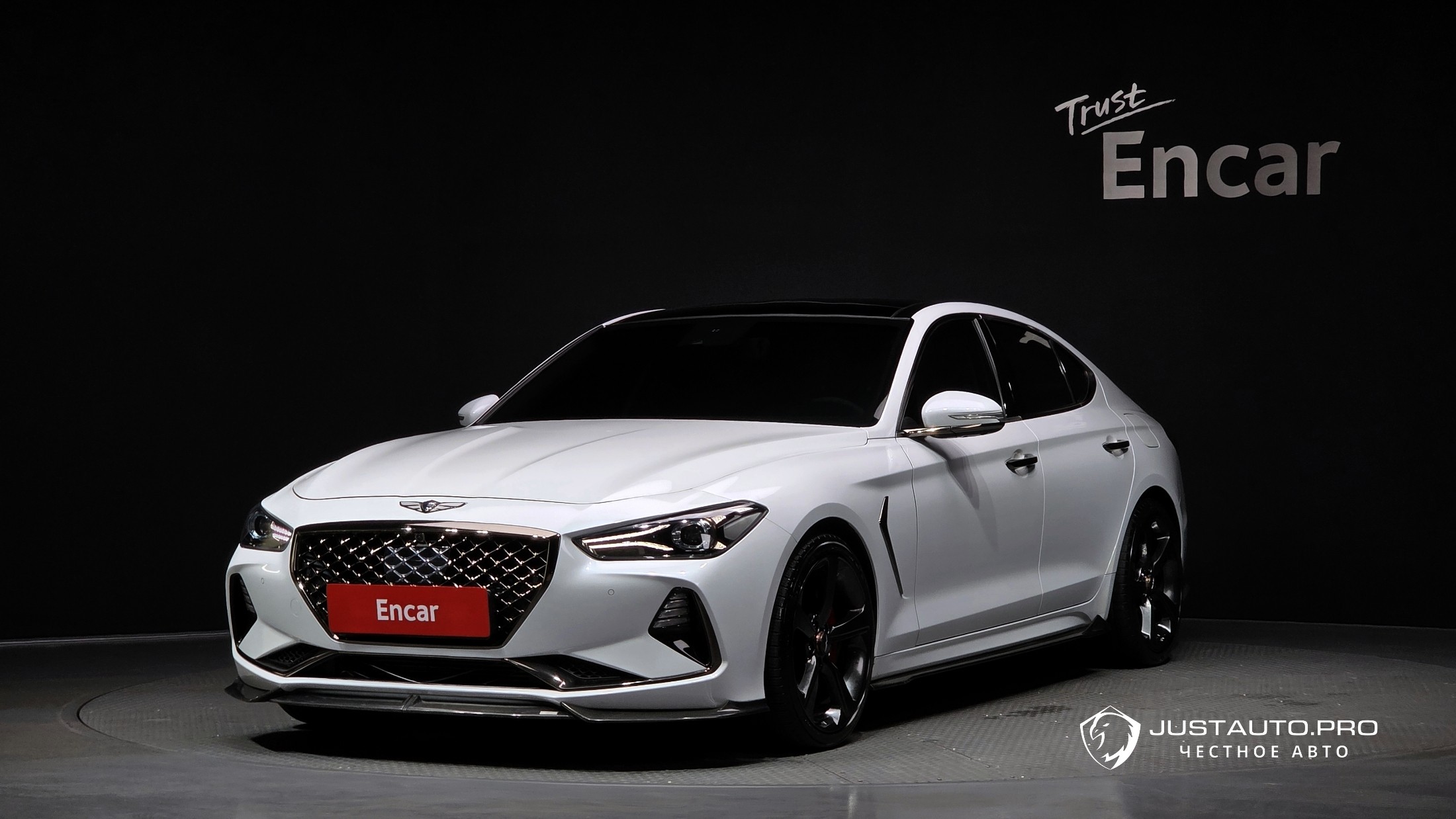 Автомобиль Genesis G70