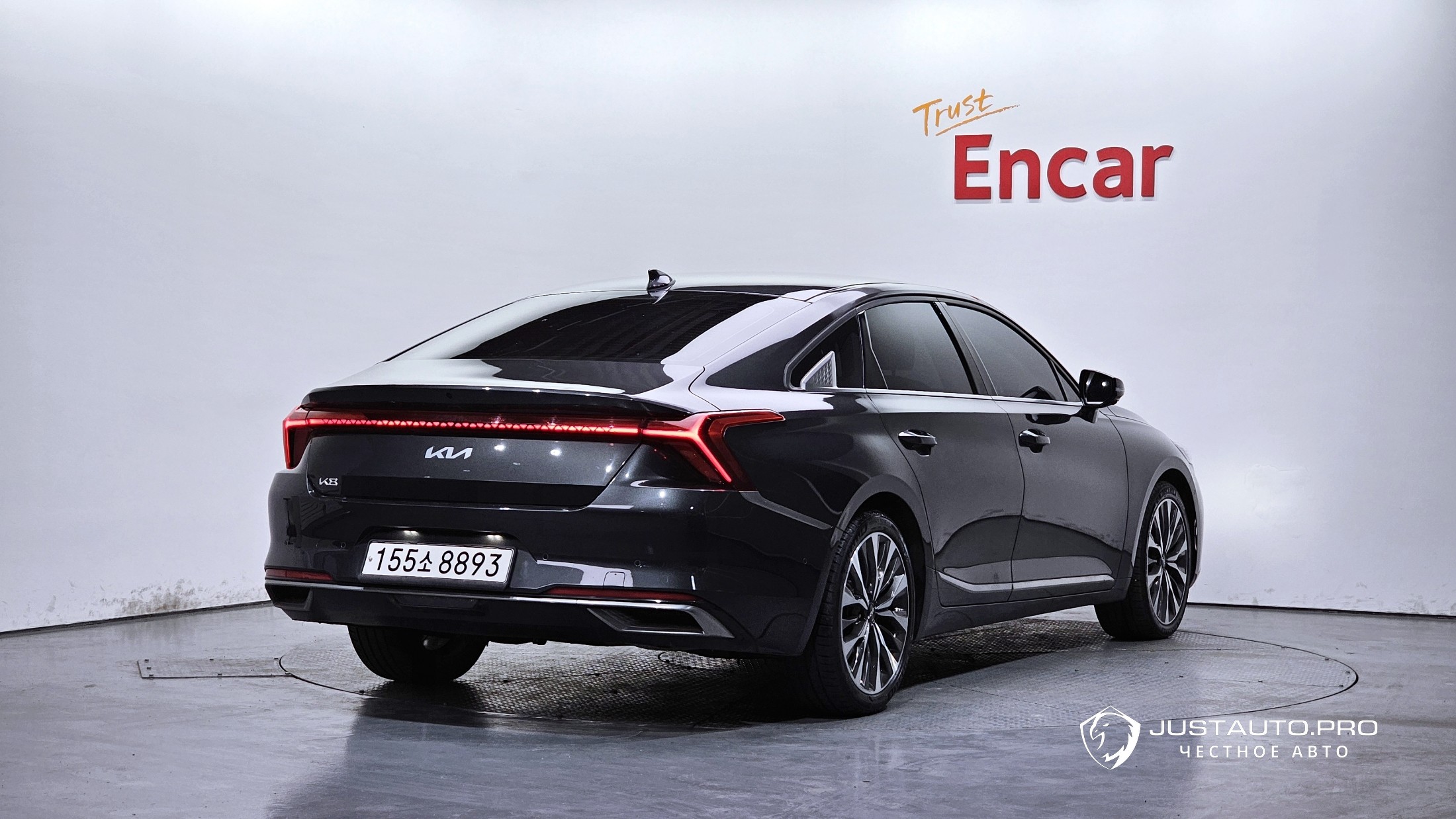 Автомобиль Kia K8