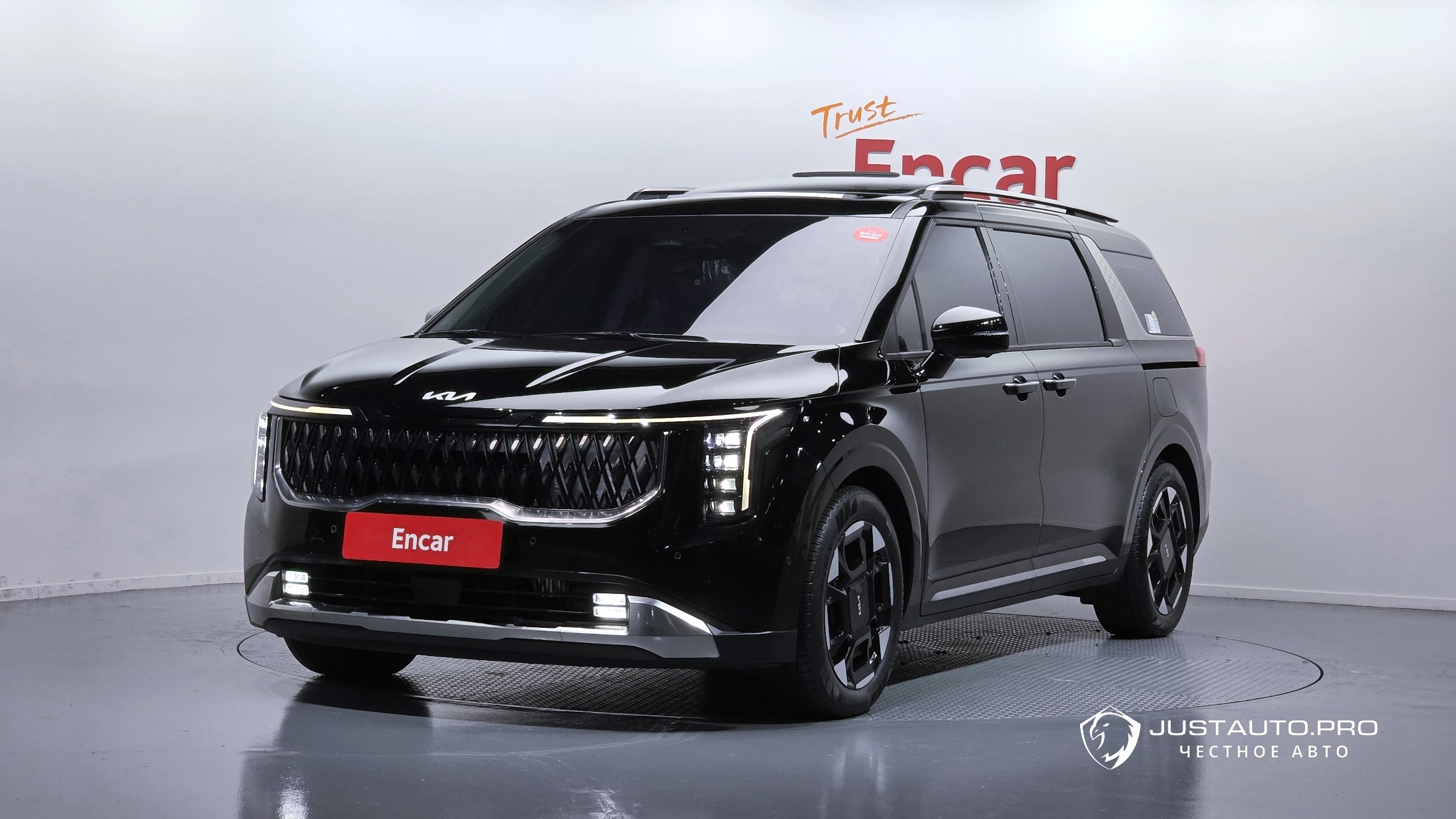 Автомобиль Kia Canival