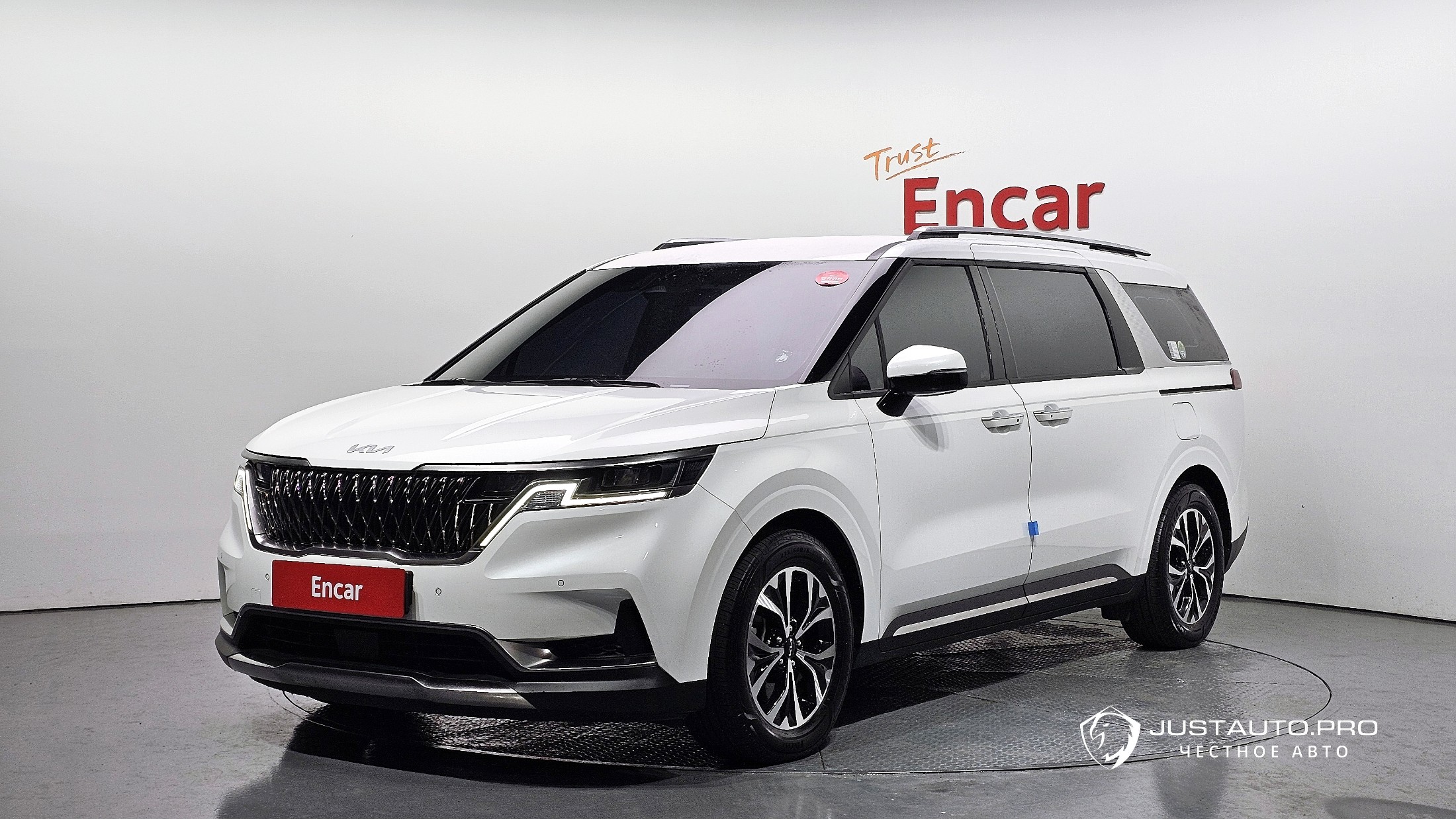 Автомобиль Kia Canival