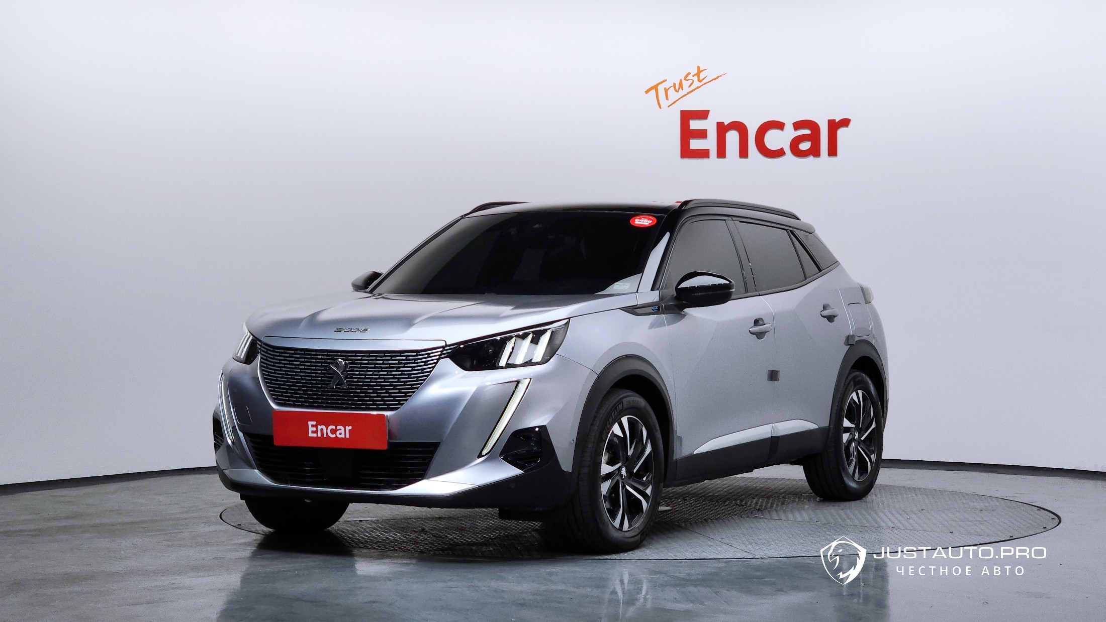 Автомобиль Peugeot 2008