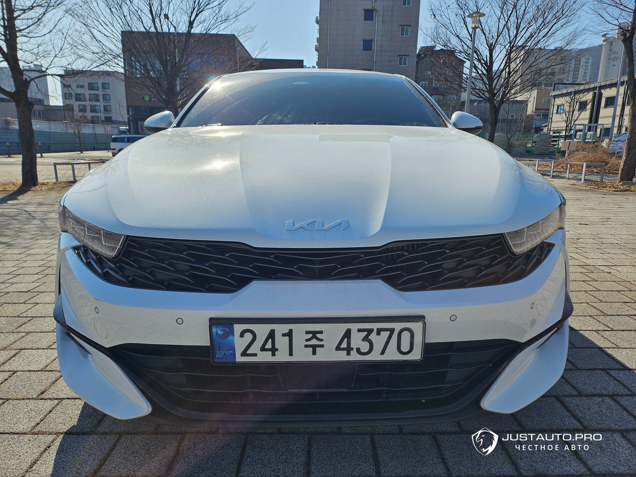 Автомобиль Kia K5