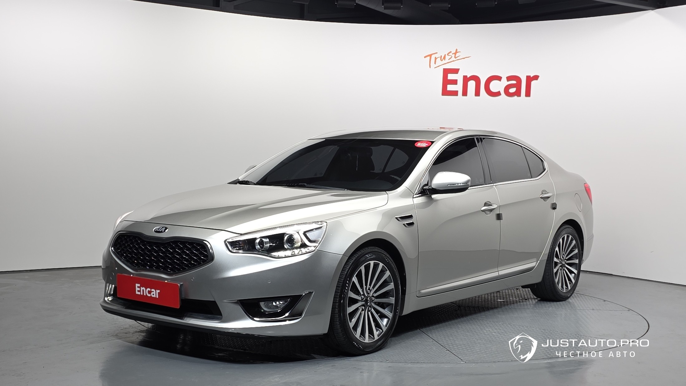 Автомобиль Kia K7