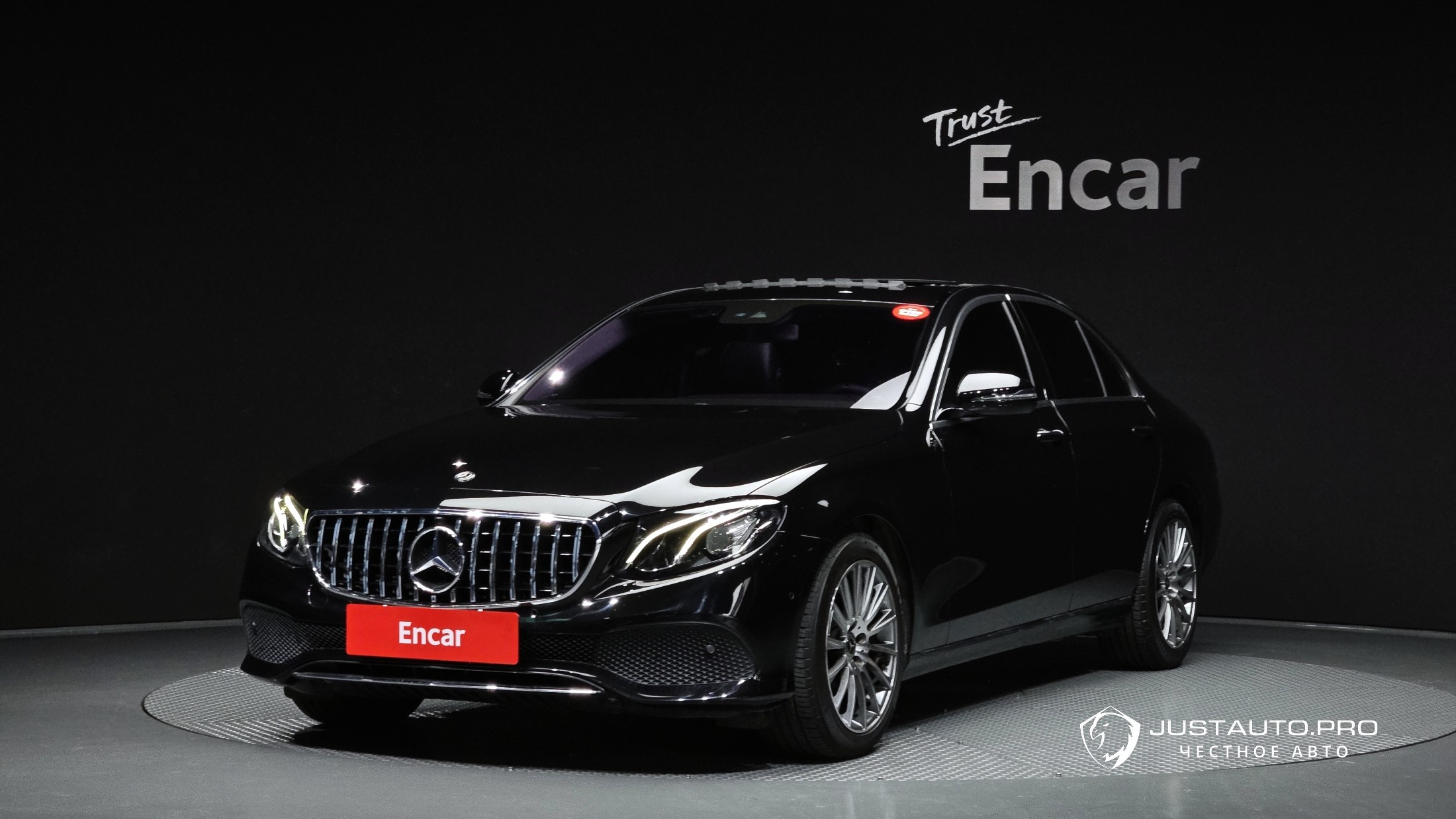 Автомобиль Mercedes-Benz E-Class