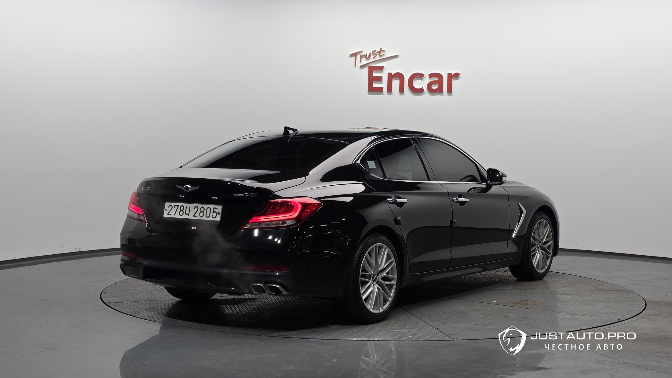 Автомобиль Genesis G70