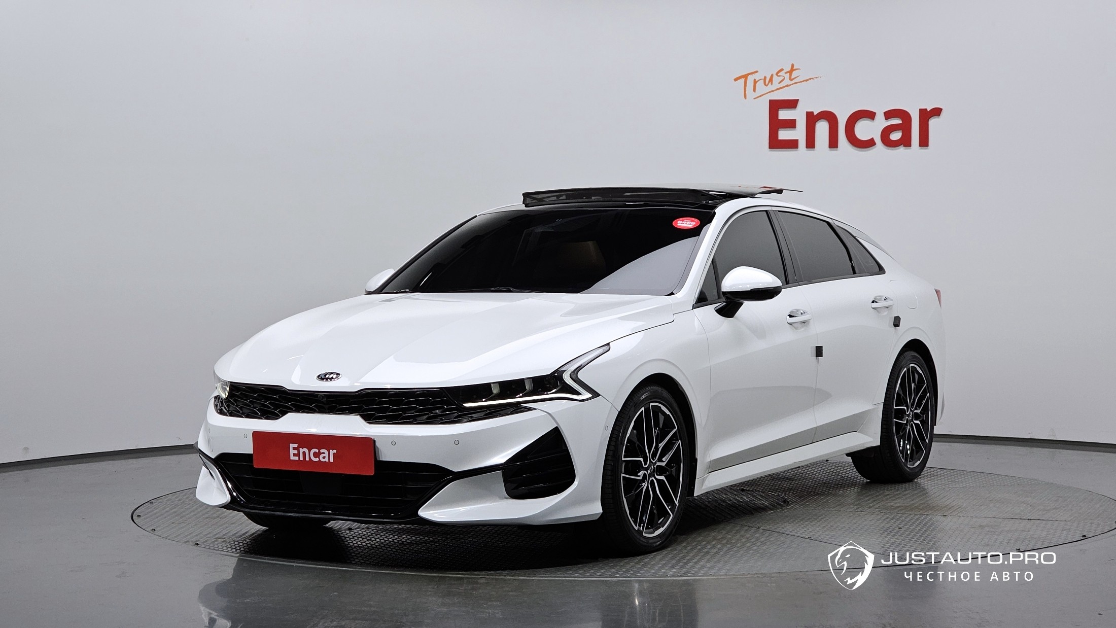 Автомобиль Kia K5