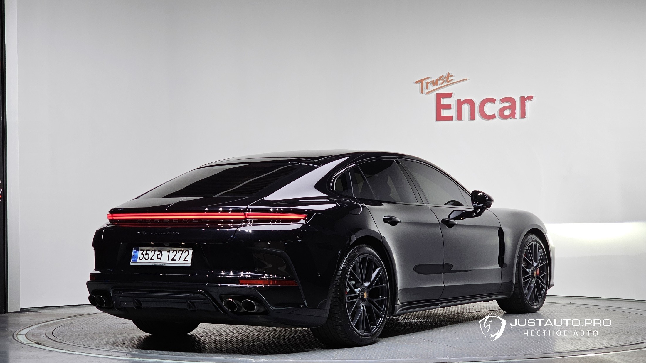 Автомобиль Porsche Panamera