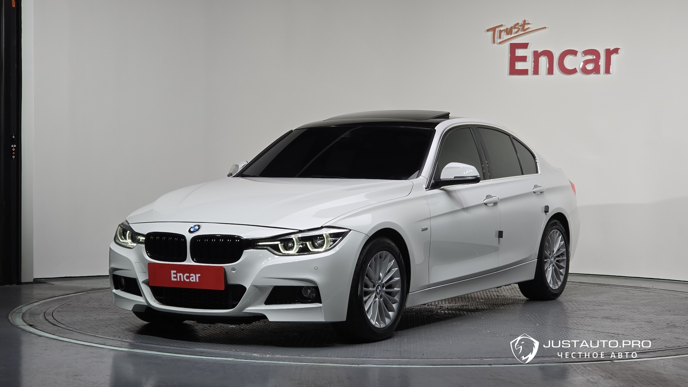 Автомобиль BMW 3-Series