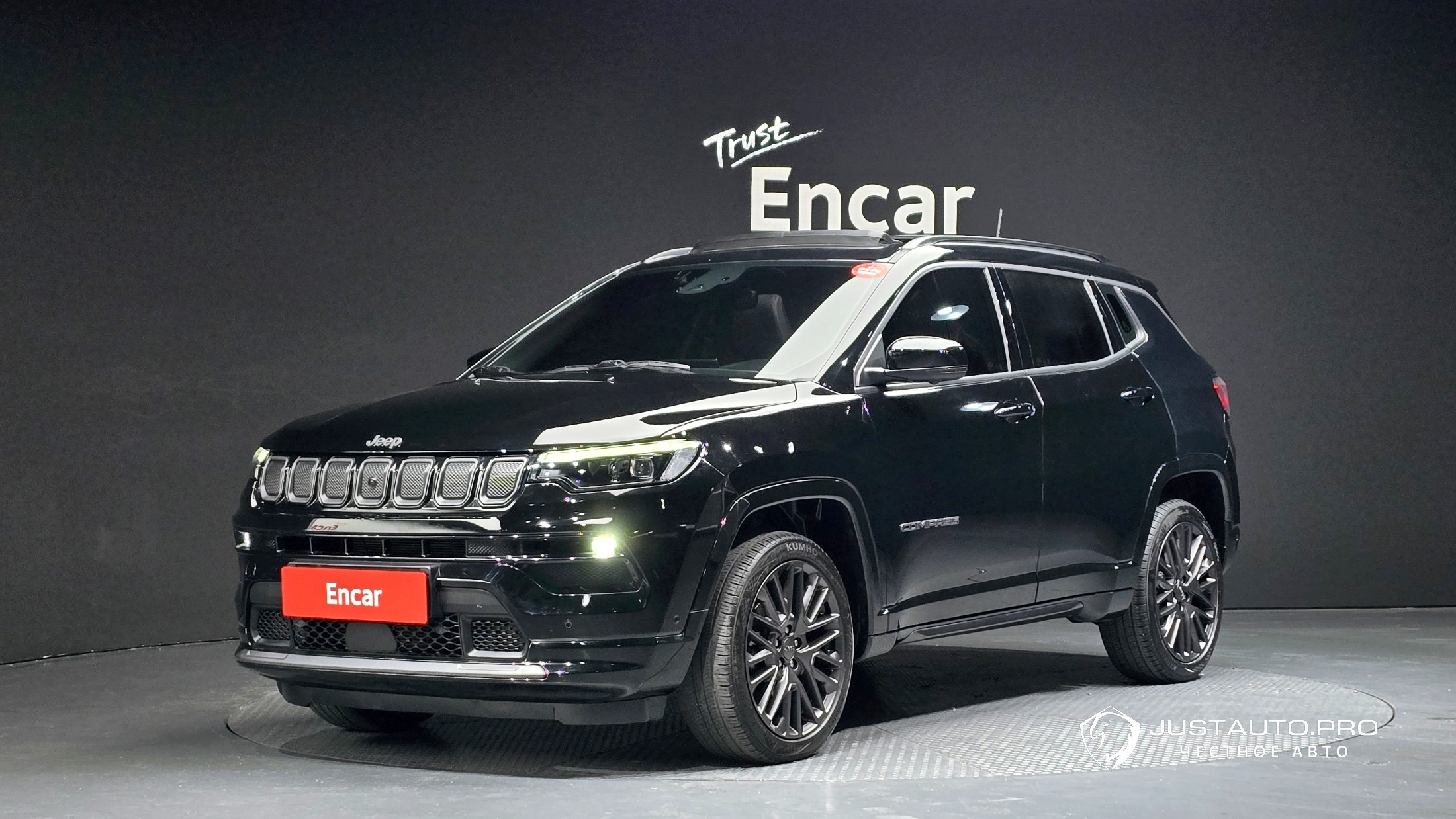 Автомобиль Jeep Compass