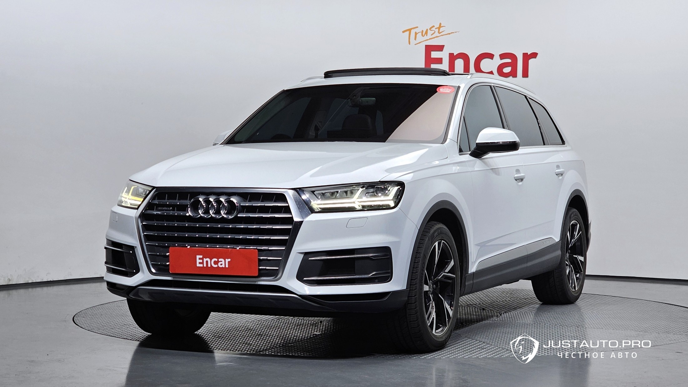 Автомобиль Audi Q7