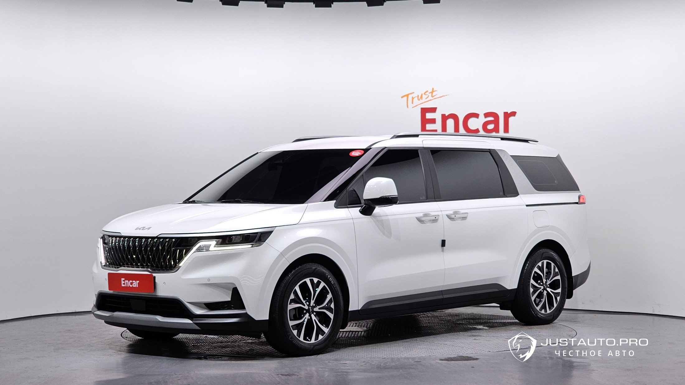 Автомобиль Kia Canival