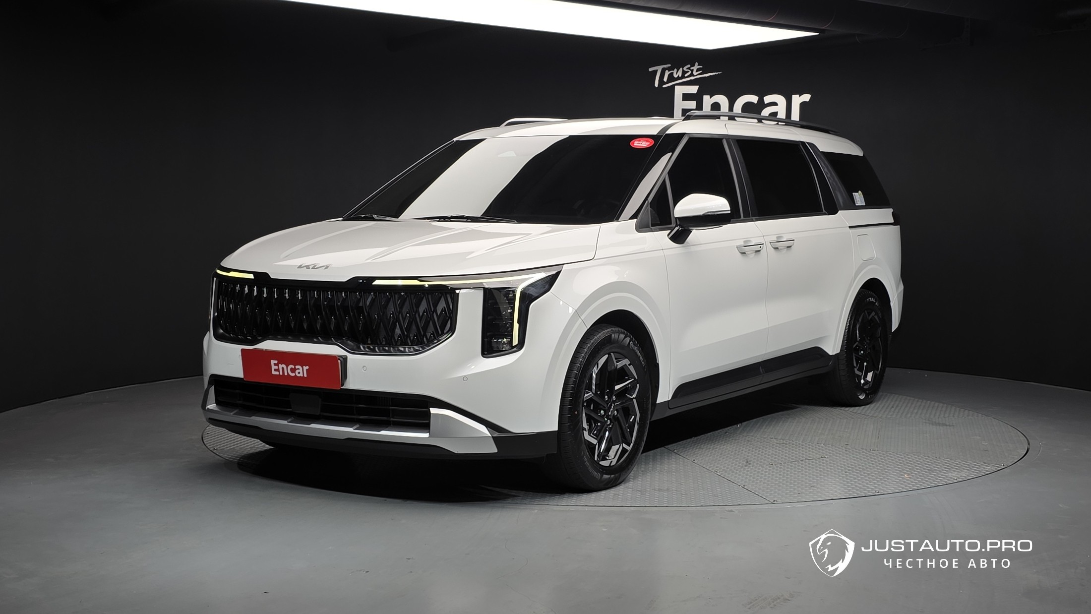 Автомобиль Kia Canival