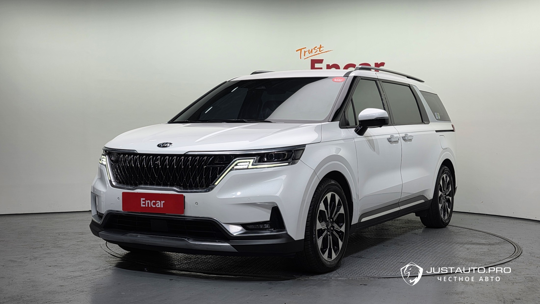 Автомобиль Kia Canival