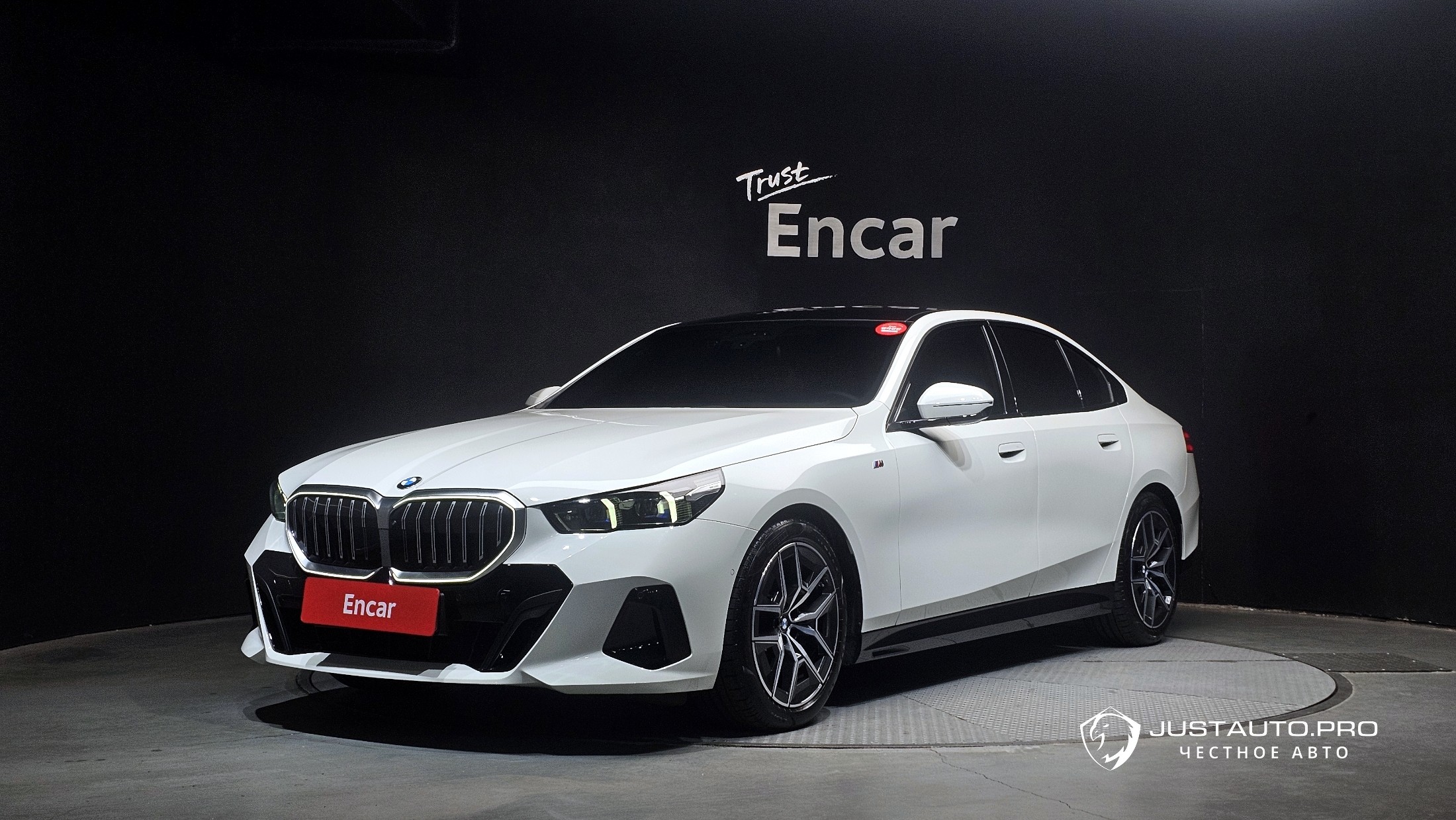 Автомобиль BMW 5-Series