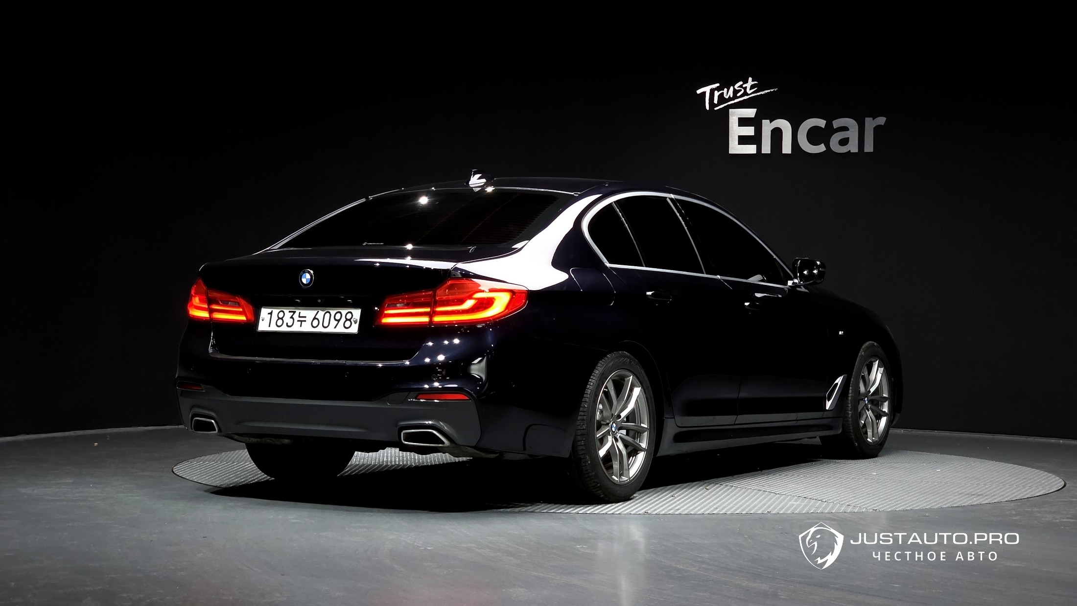 Автомобиль BMW 5-Series