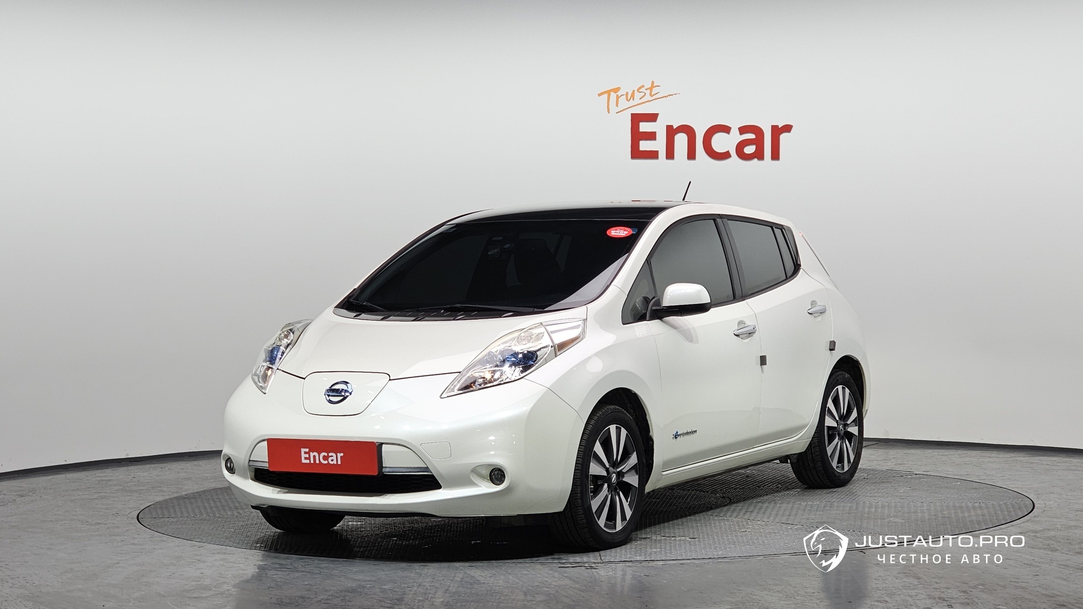 Автомобиль Nissan Leaf