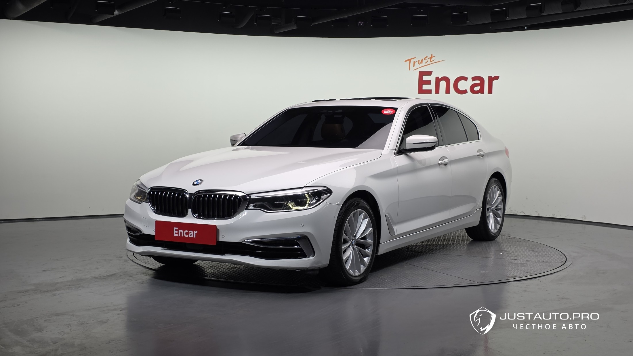 Автомобиль BMW 5-Series