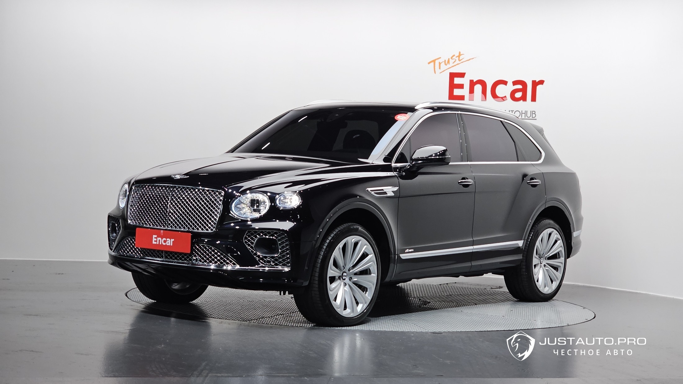 Автомобиль Bentley Bentayga