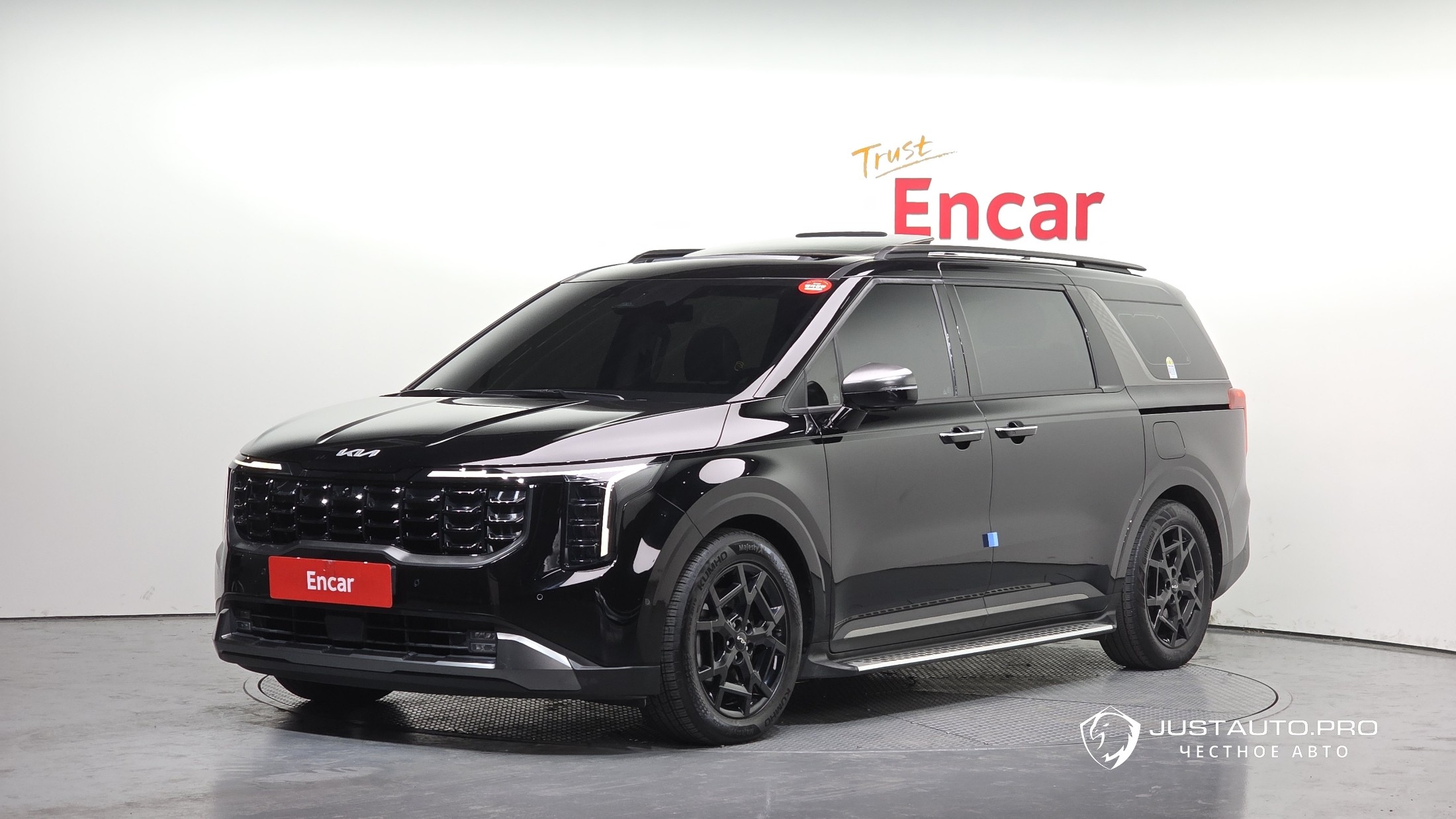 Автомобиль Kia Canival