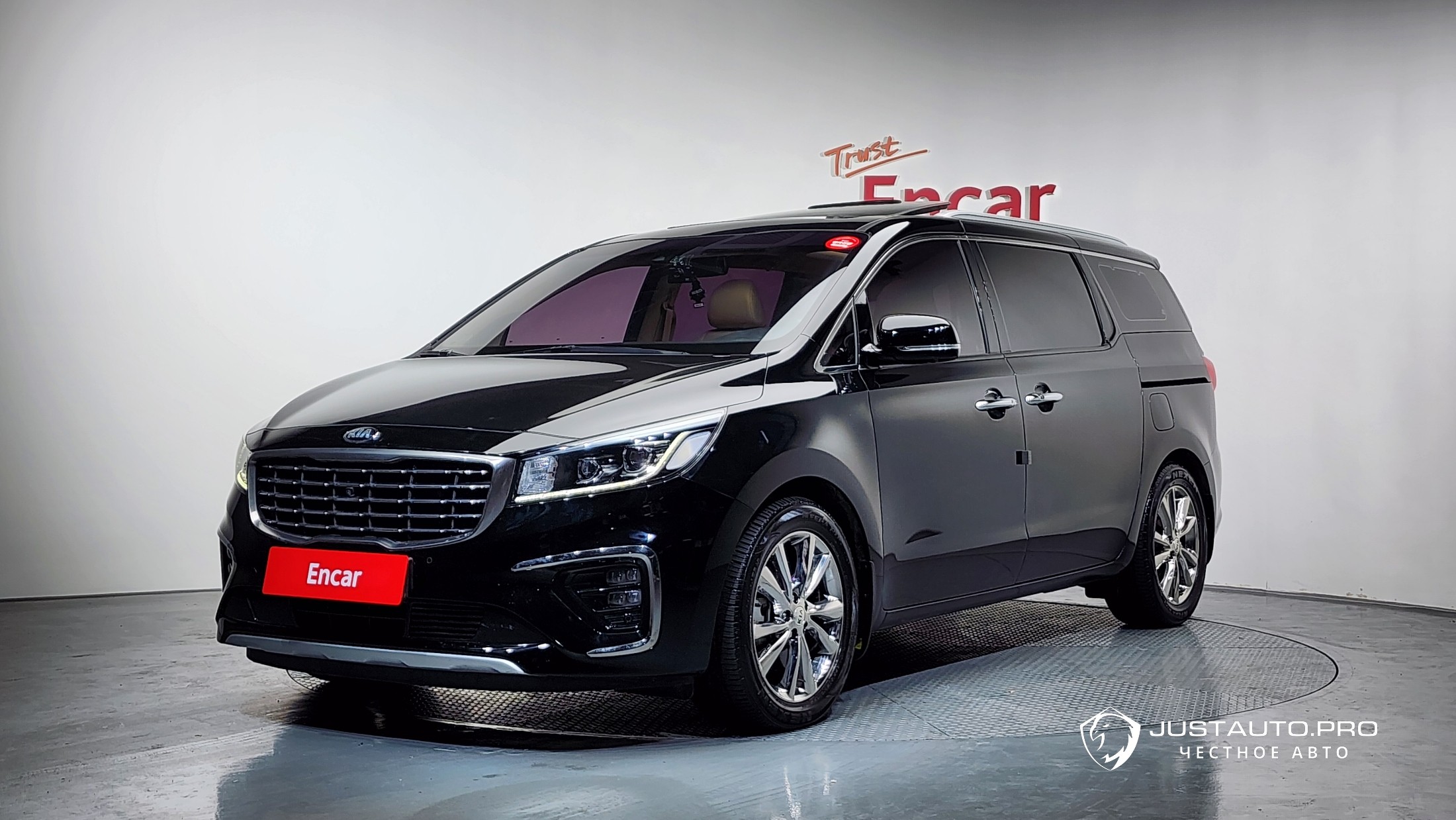Автомобиль Kia Canival