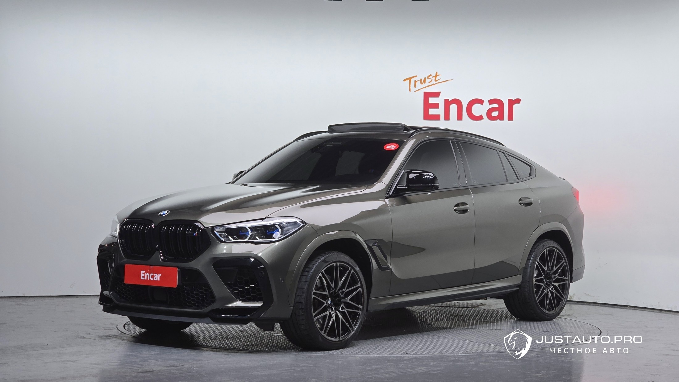 Автомобиль BMW X6M