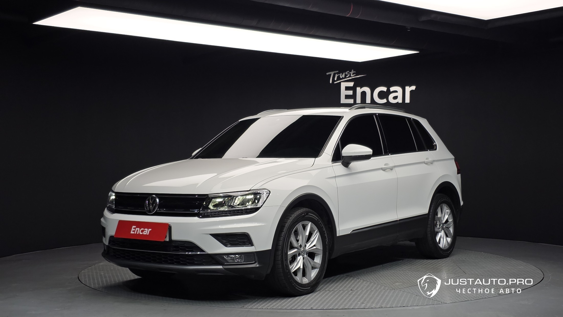 Автомобиль Volkswagen Tiguan