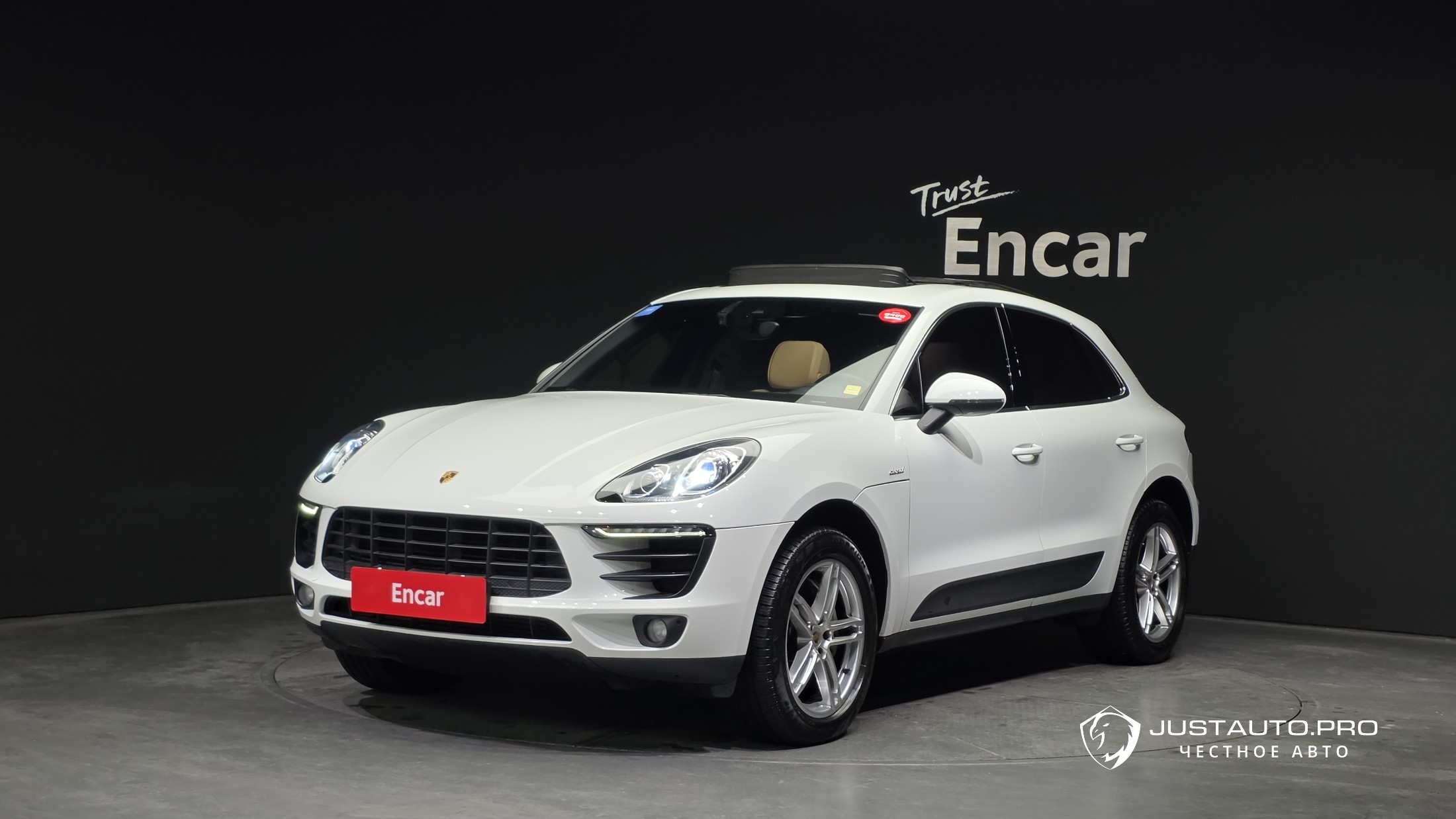 Автомобиль Porsche Macan