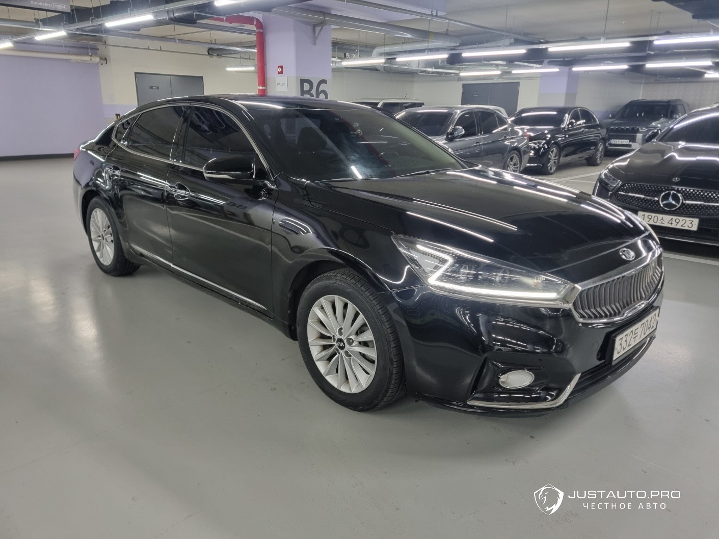 Автомобиль Kia K7