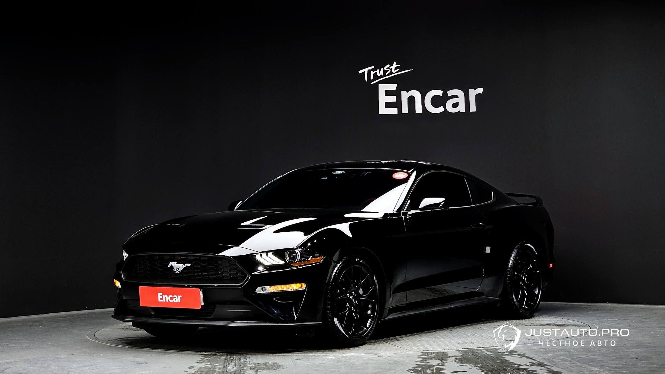 Автомобиль Ford Mustang