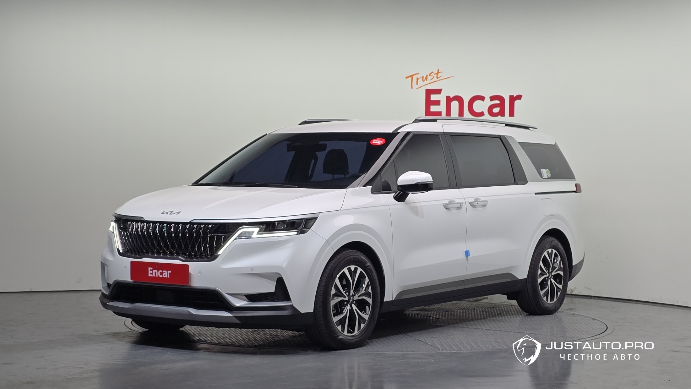 Автомобиль Kia Canival