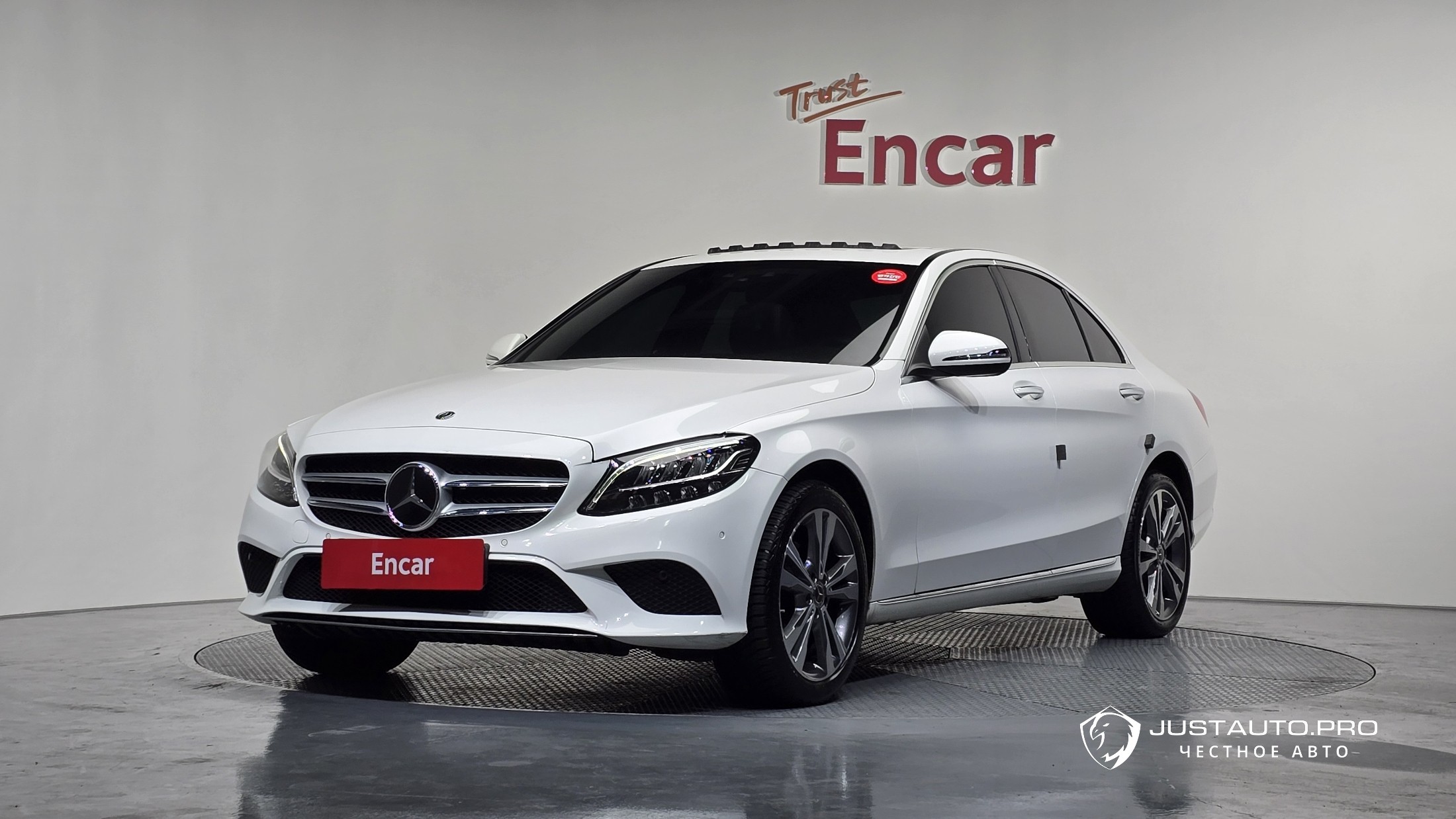 Автомобиль Mercedes-Benz C-Class