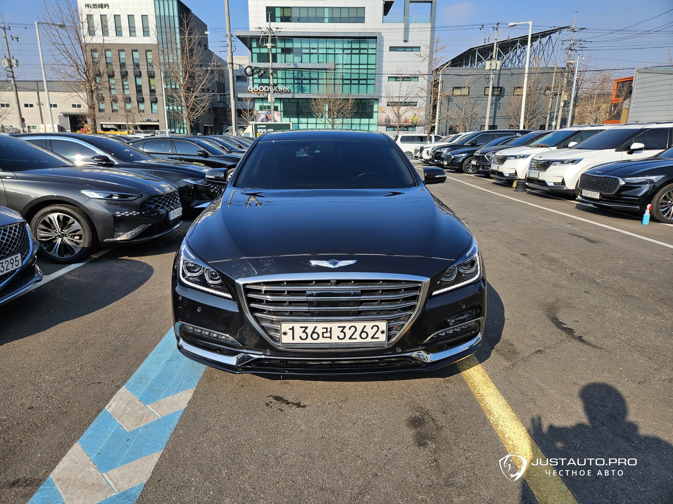 Автомобиль Genesis G80