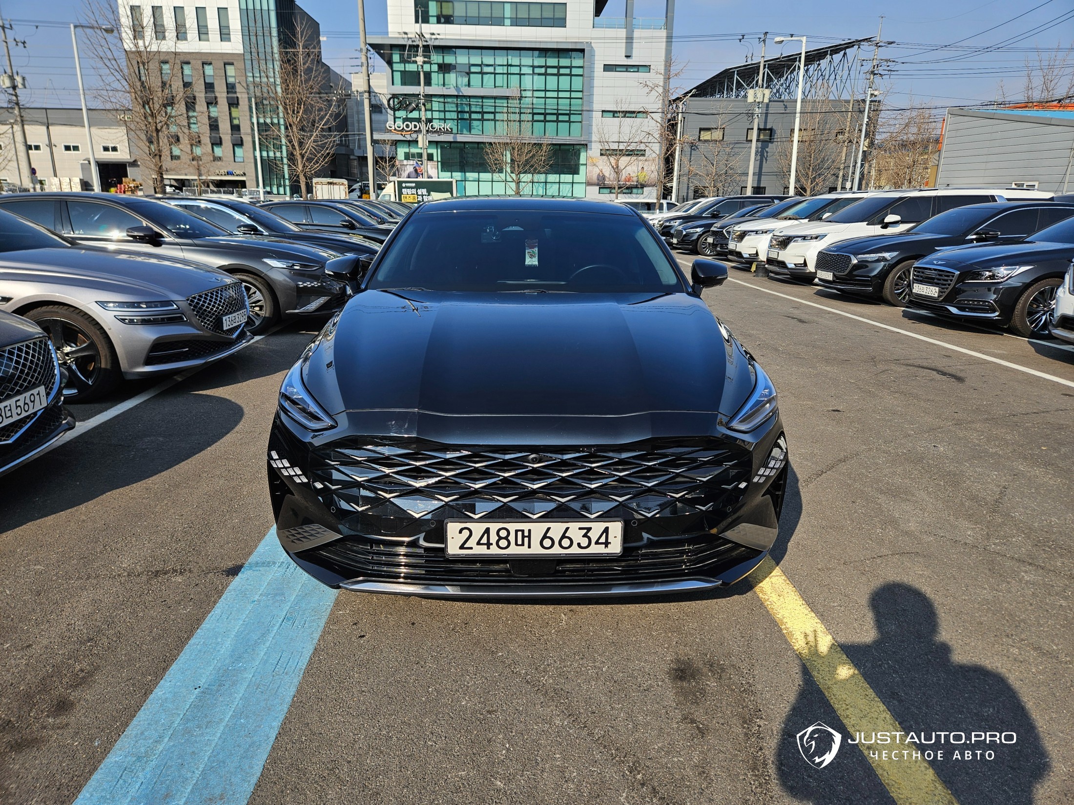 Автомобиль Kia K8